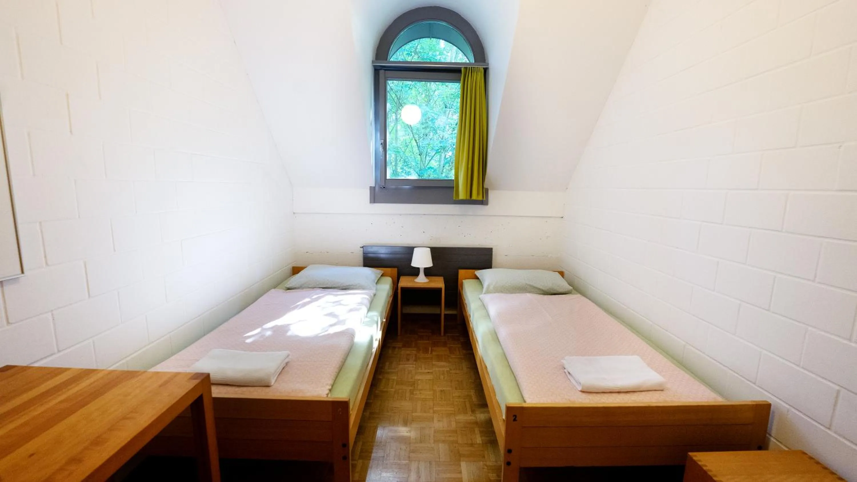 Bedroom, Bed in Luzern Youth Hostel