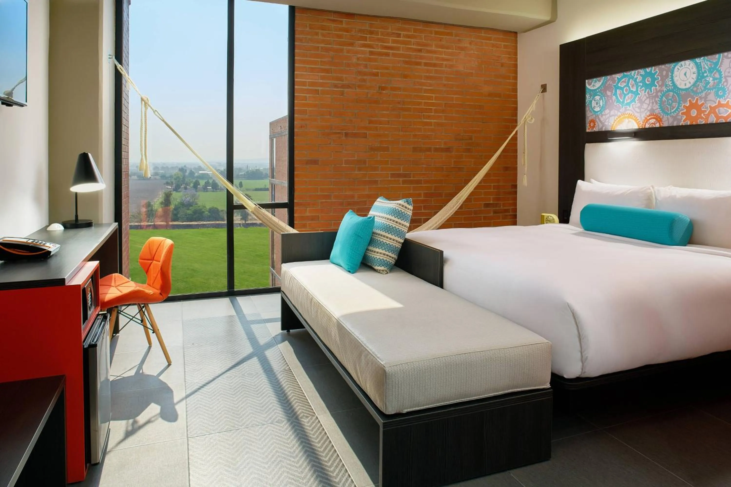 Photo of the whole room in Aloft Celaya