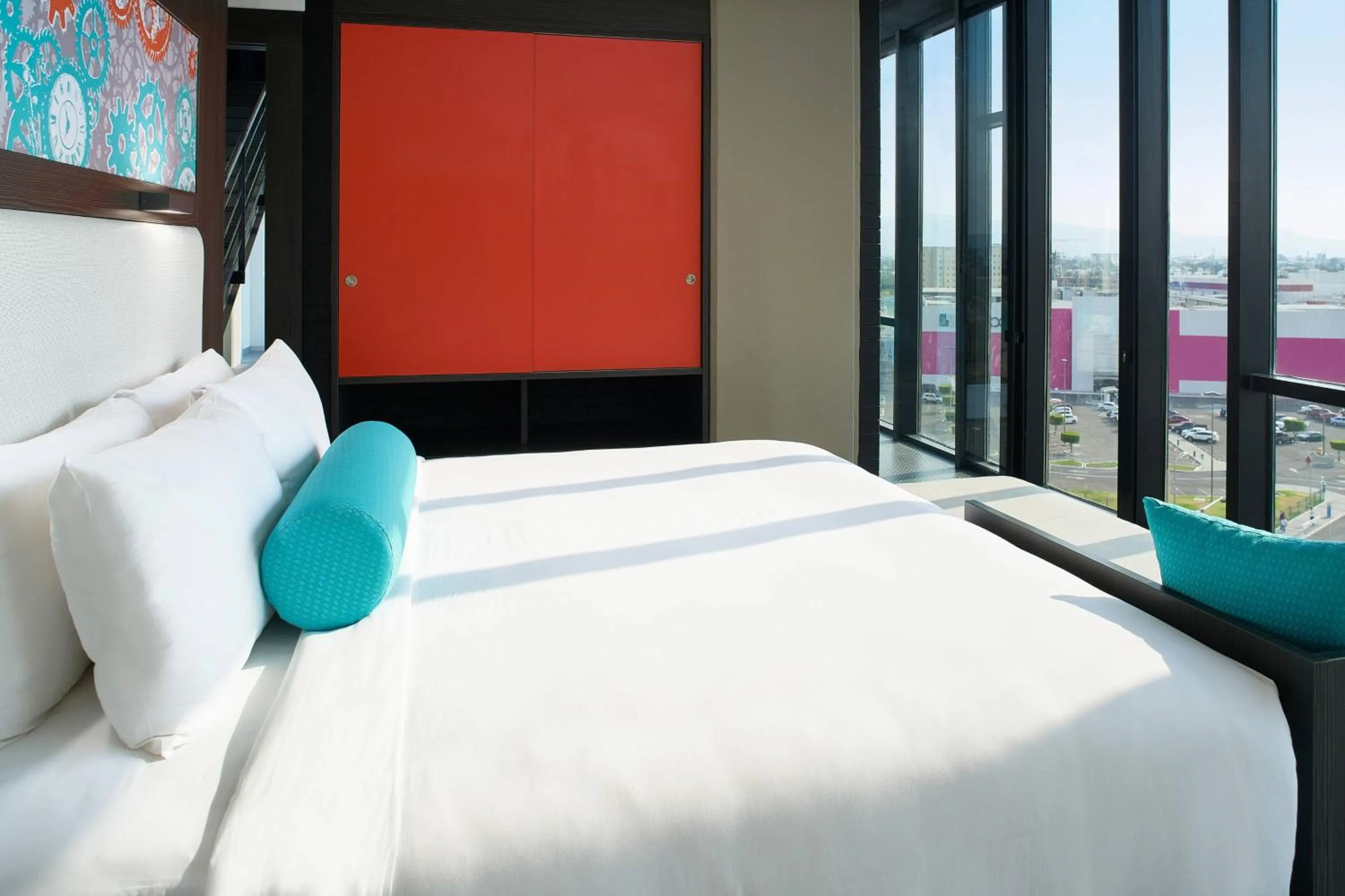 Bedroom in Aloft Celaya