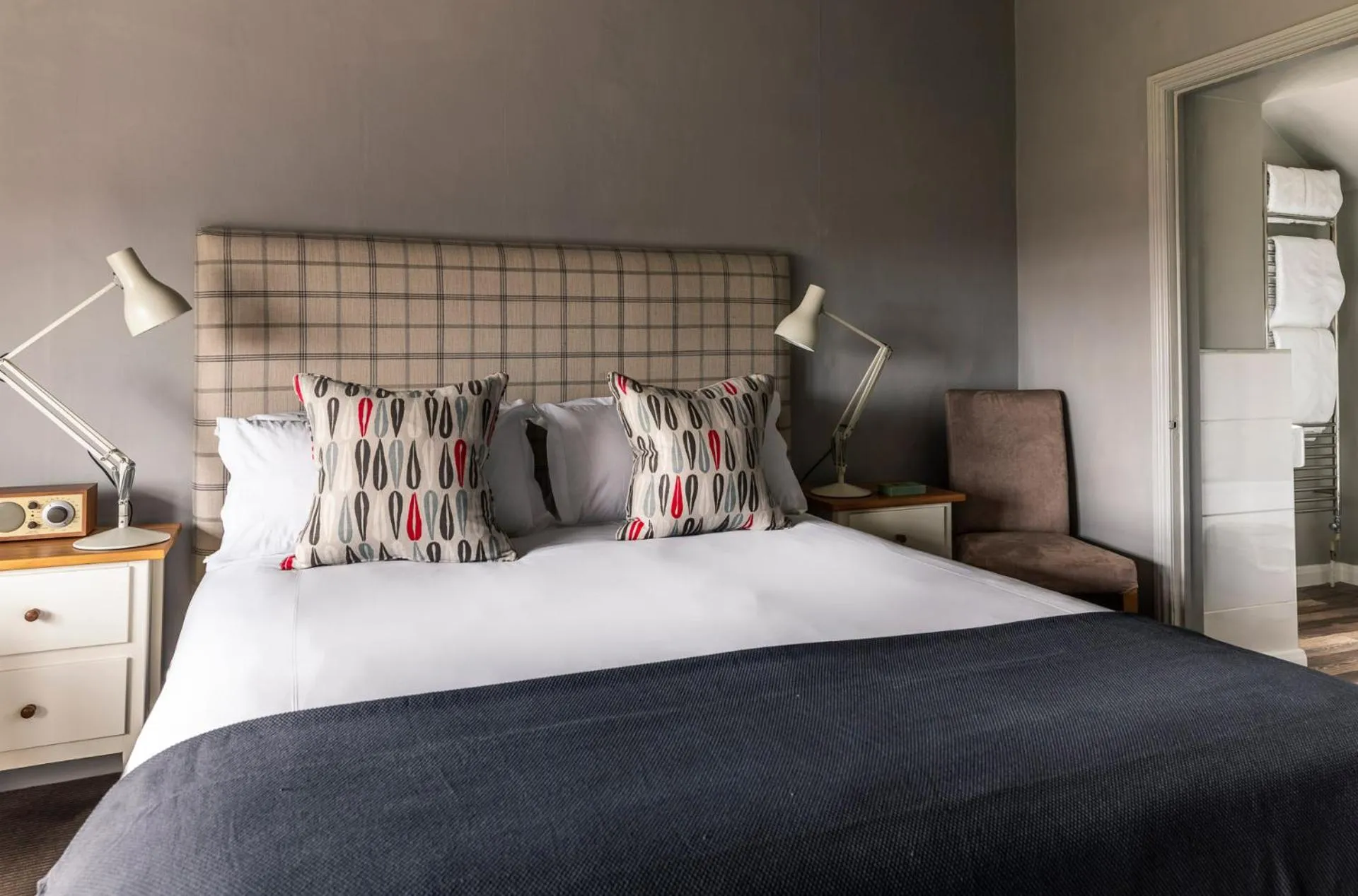 Bed in Crown and Castle