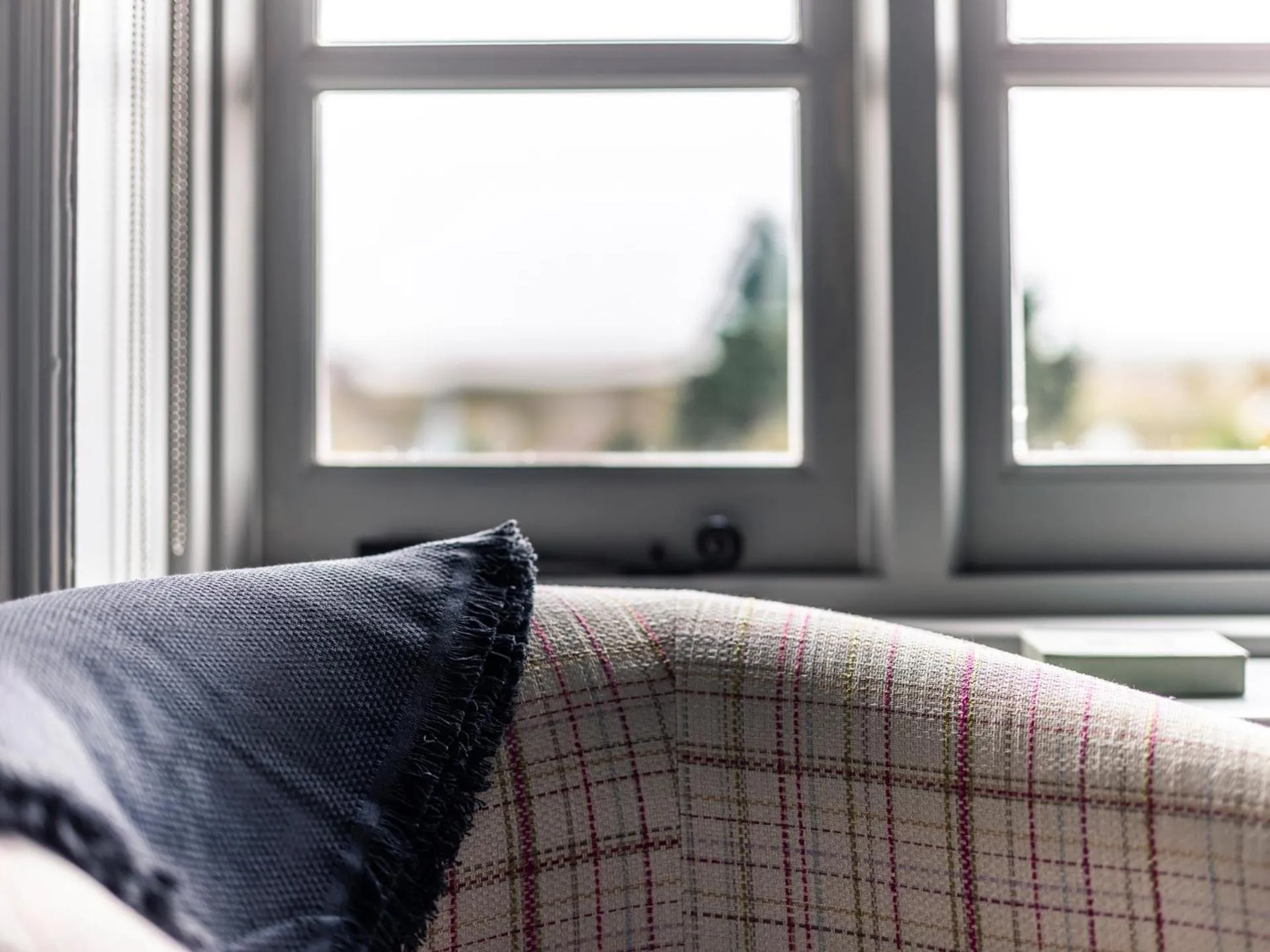 Seating area, Bed in Crown and Castle