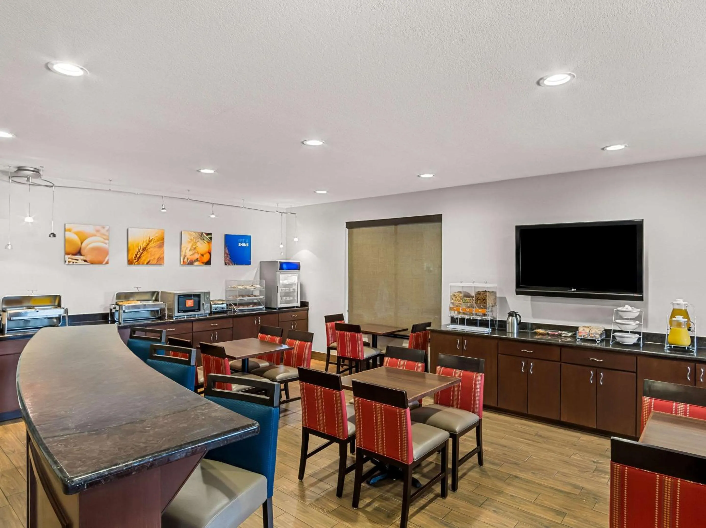 Breakfast in Comfort Suites Lindale