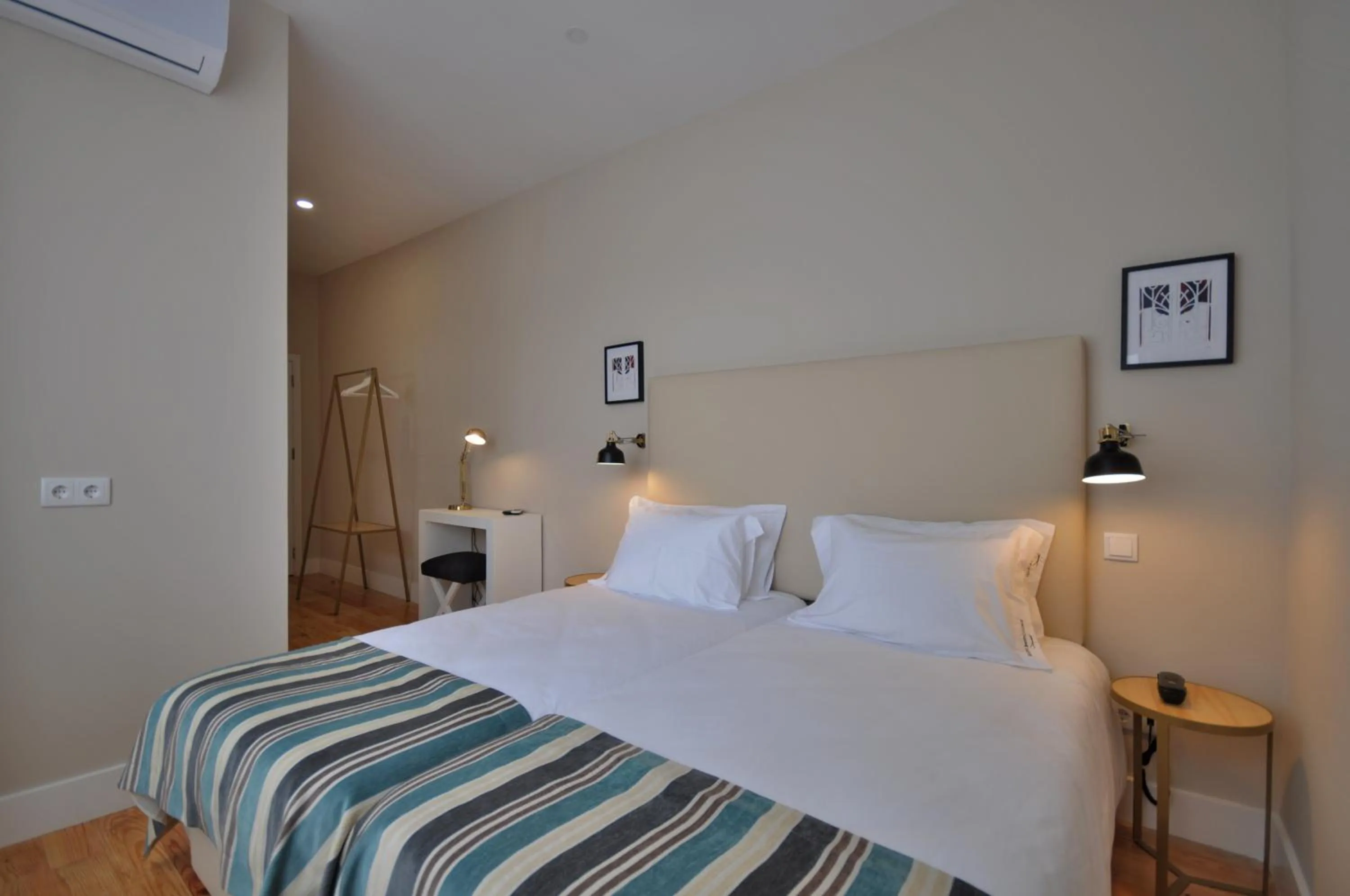 Bedroom, Bed in Porto Charming Hotel