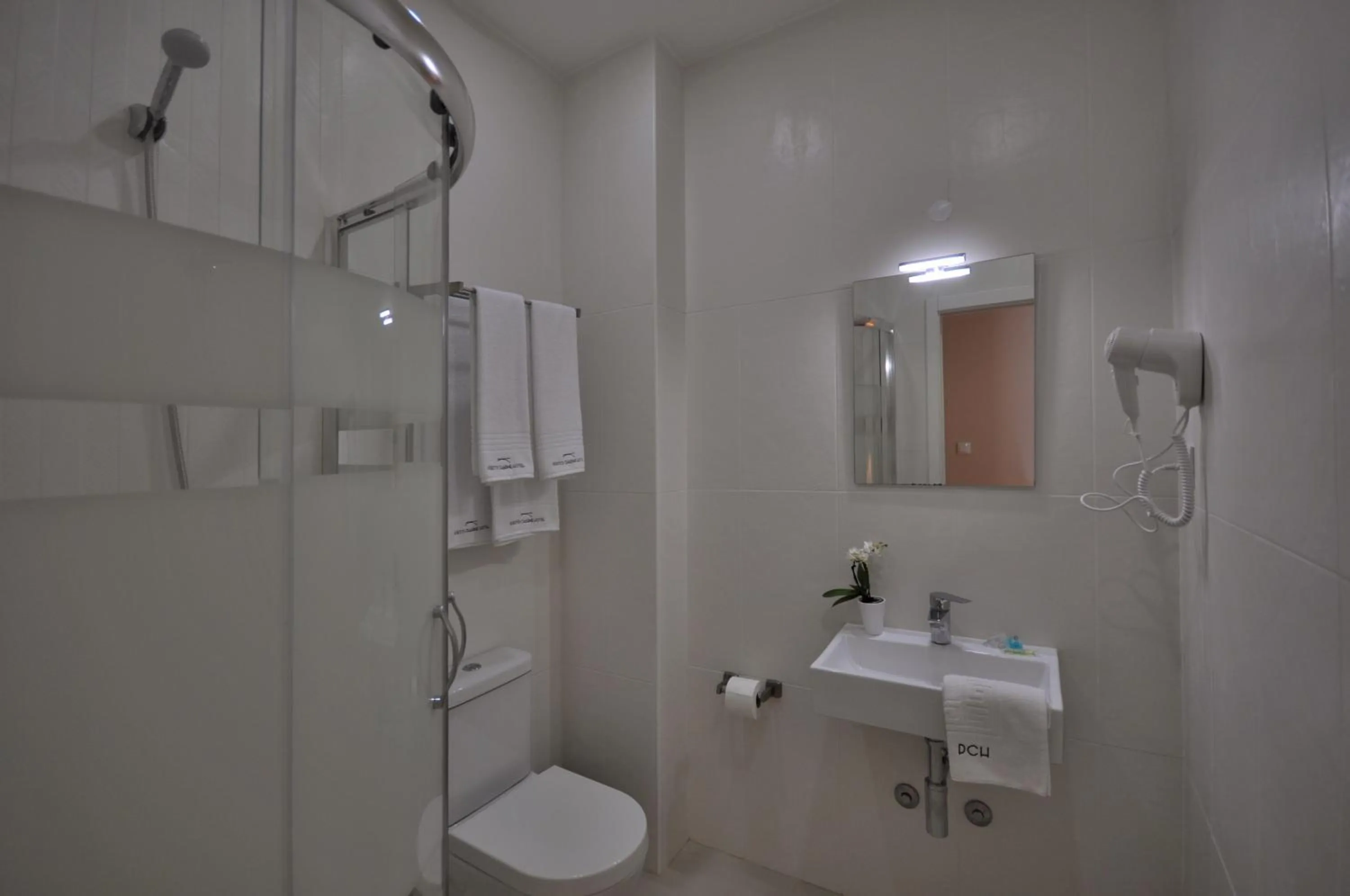 Bathroom in Porto Charming Hotel