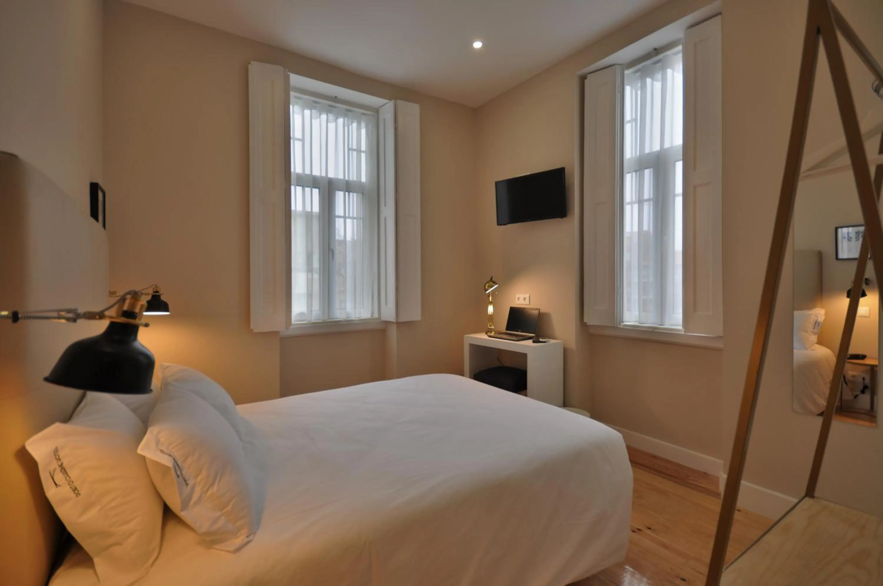 Bedroom, Bed in Porto Charming Hotel