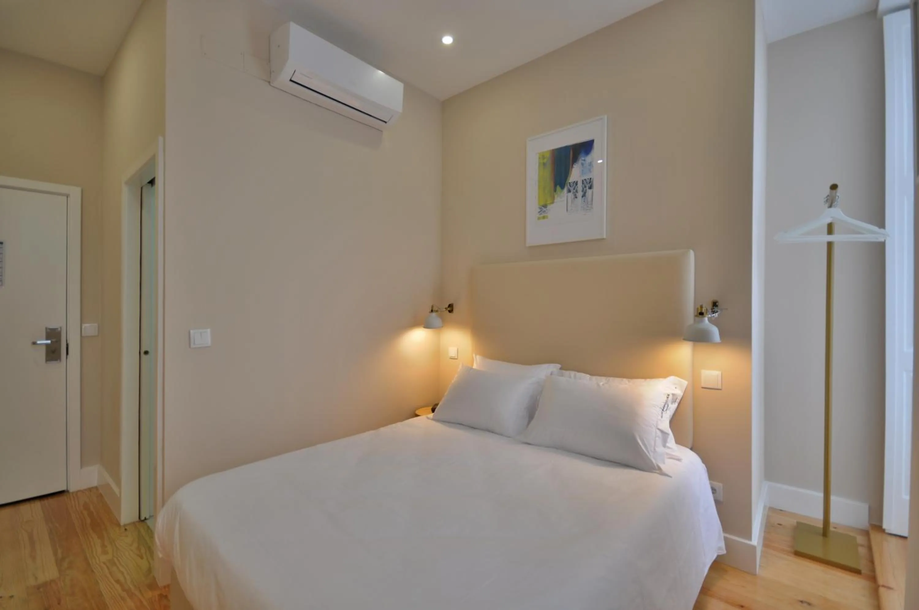 Bedroom, Bed in Porto Charming Hotel