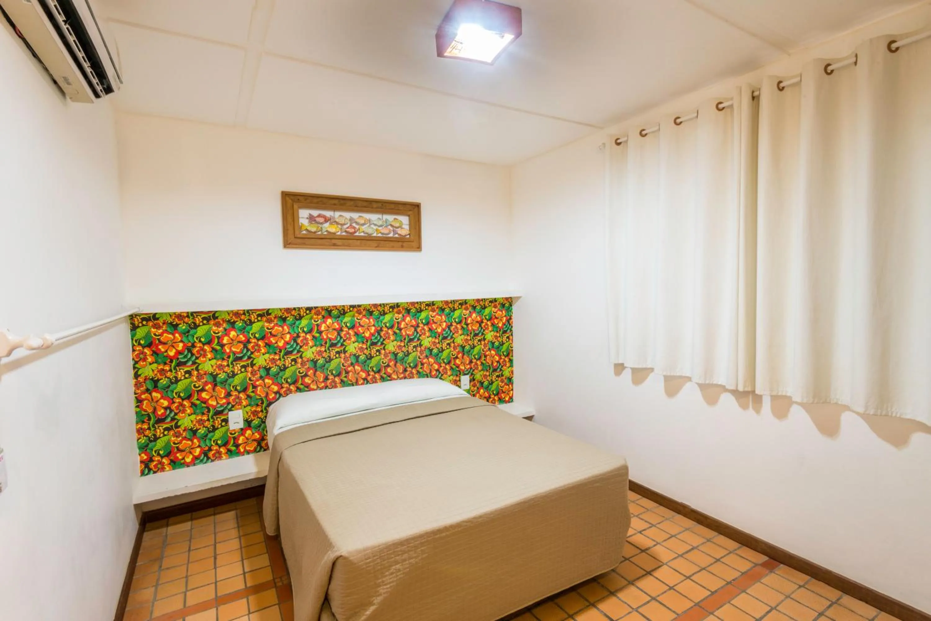 Photo of the whole room, Bed in Pousada Bahia Brasil