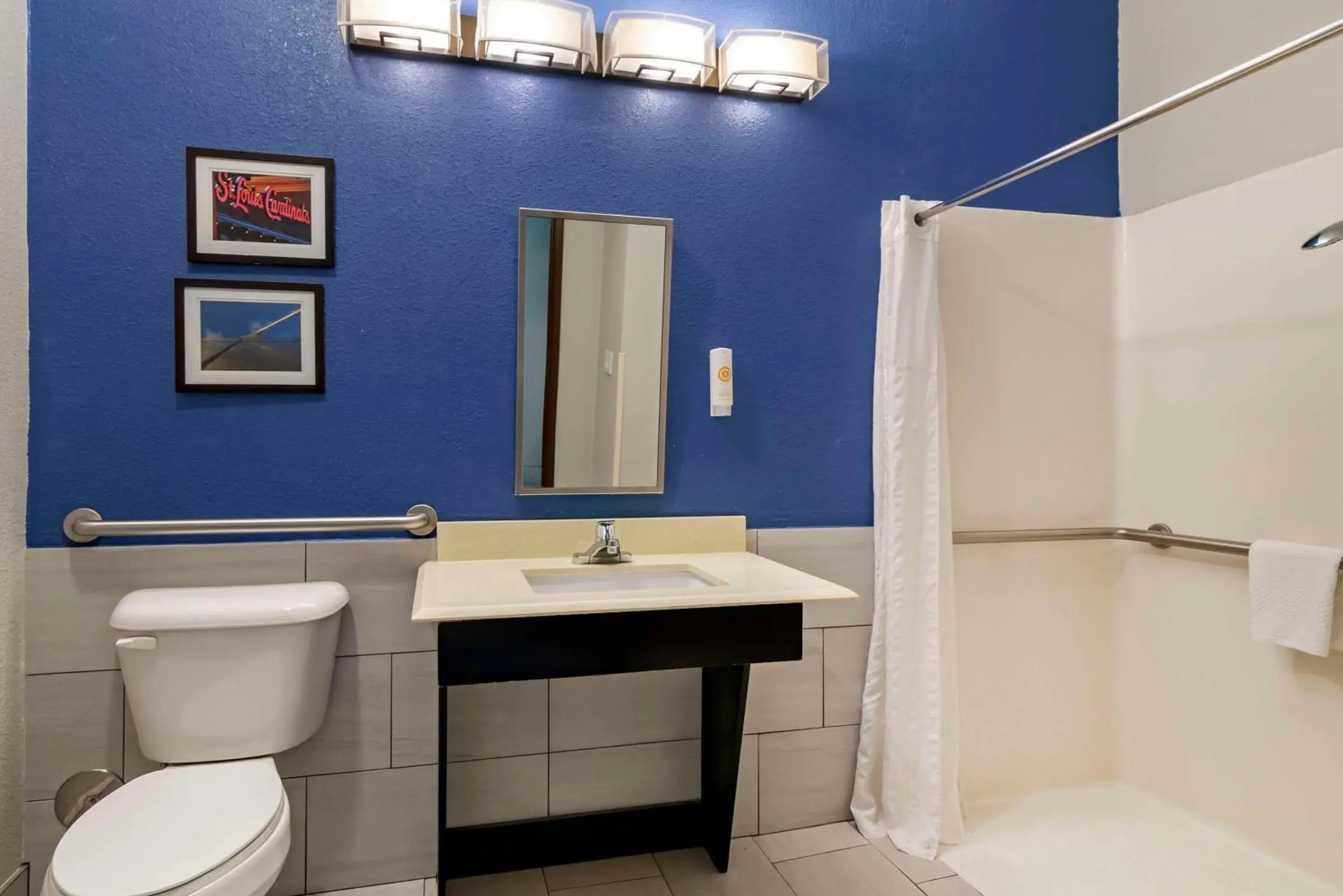 King Suite - Accessible/Non-Smoking in Comfort Suites St Charles-St Louis King Suite - Accessible/Non-Smoking in Comfort Suites St Charles-St Louis