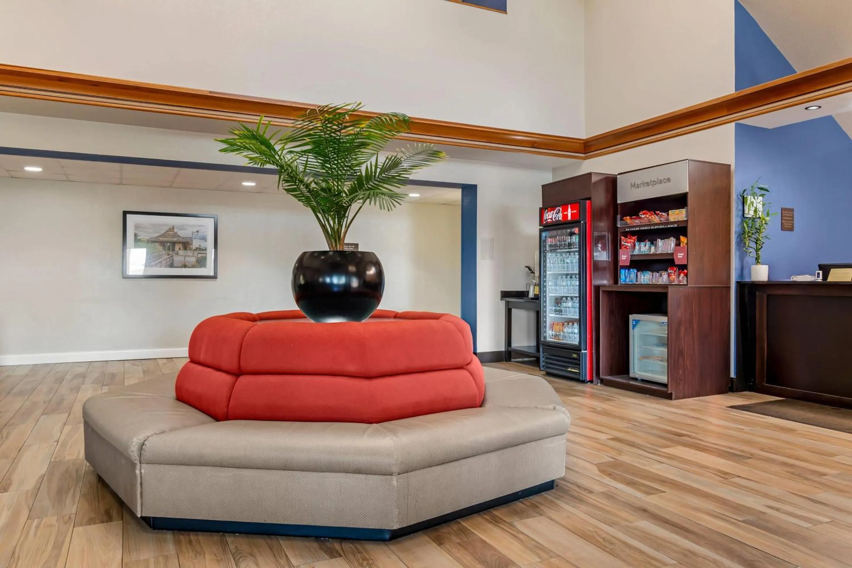 Lobby or reception in Comfort Suites St Charles-St Louis