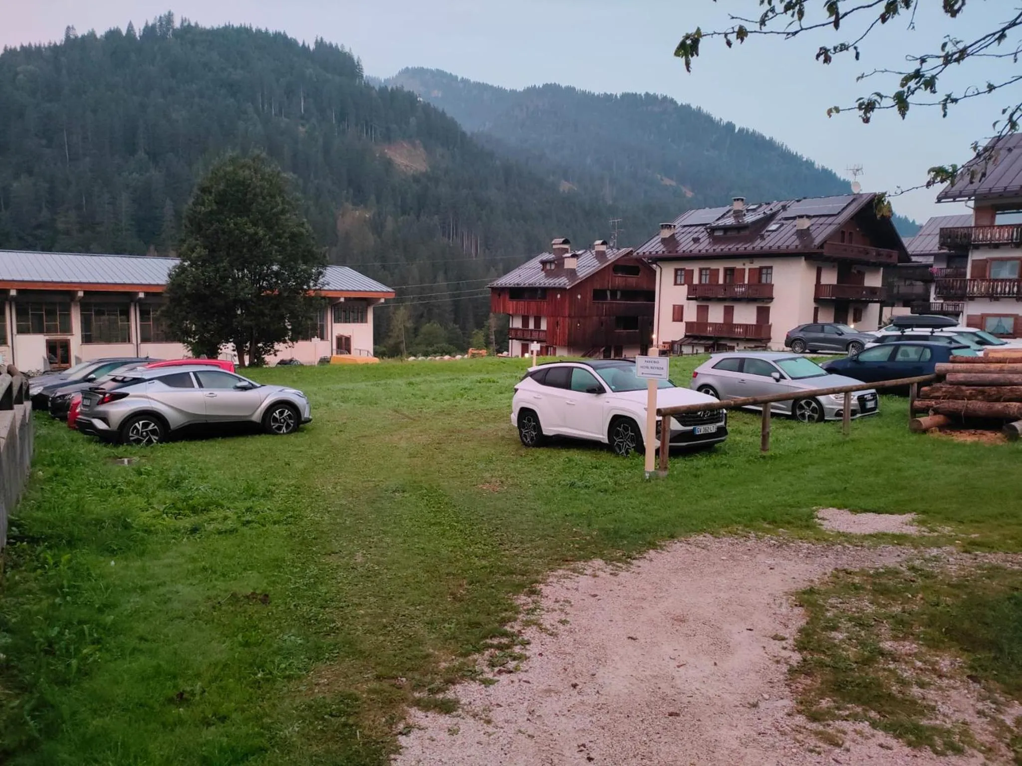 Parking in Best Western Hotel Nevada