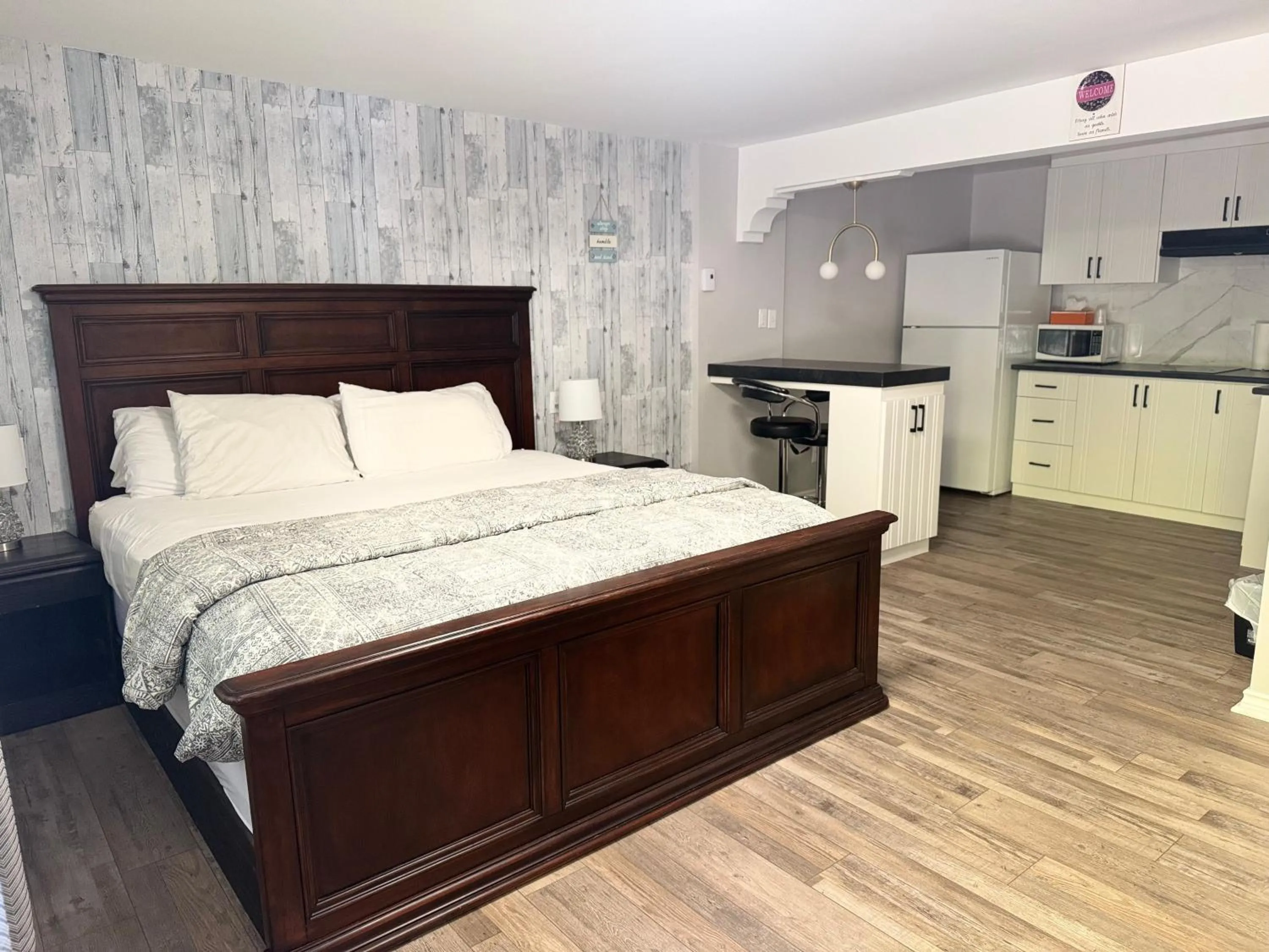 Bed in Lincoln Inn Fredericton