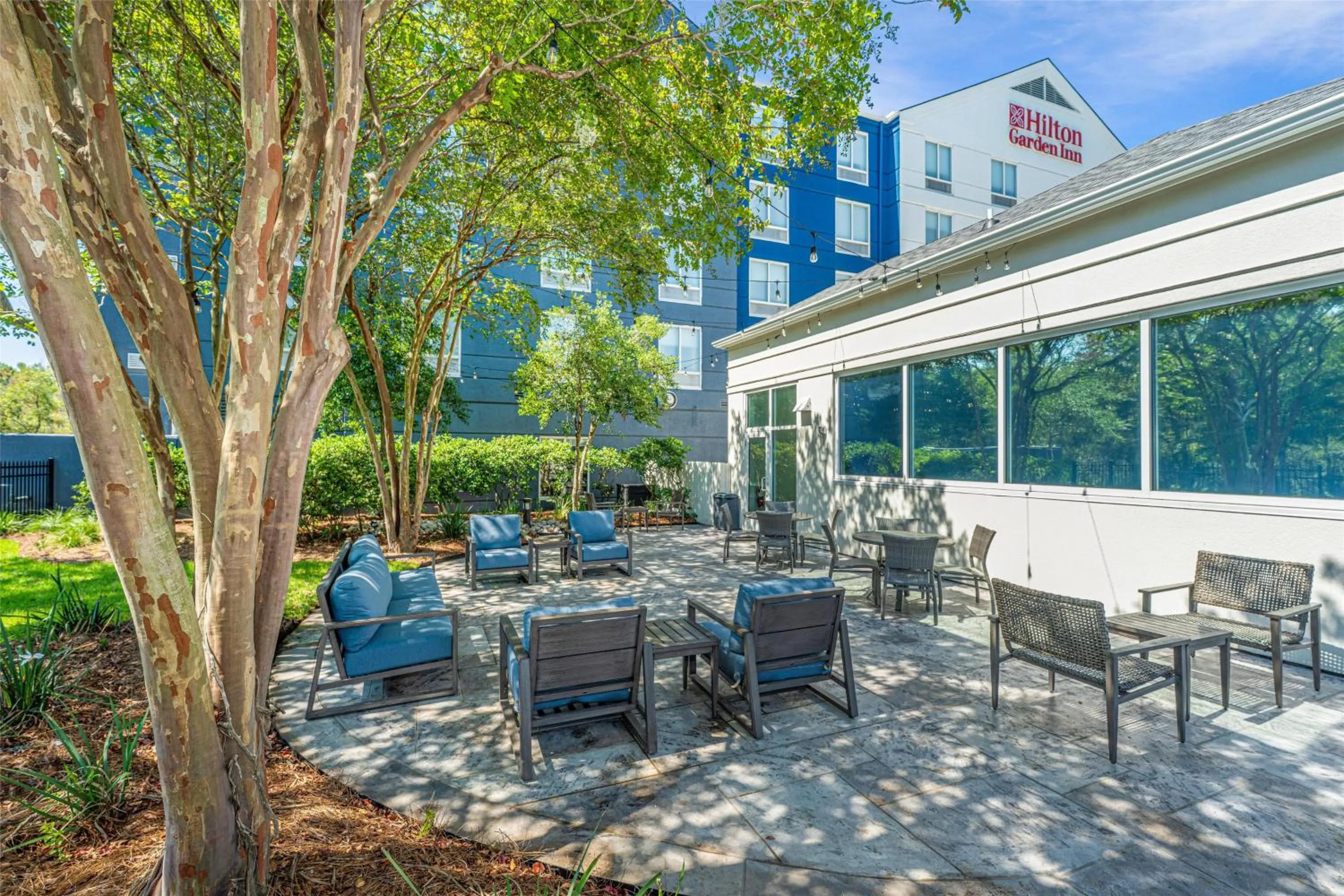 Restaurant/places to eat in Hilton Garden Inn Charleston Airport