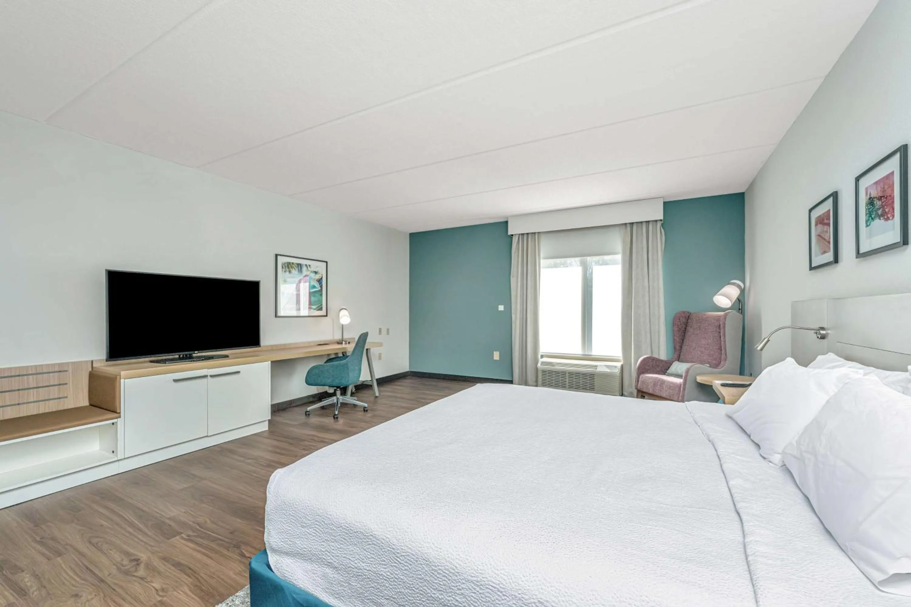 Bed in Hilton Garden Inn Charleston Airport