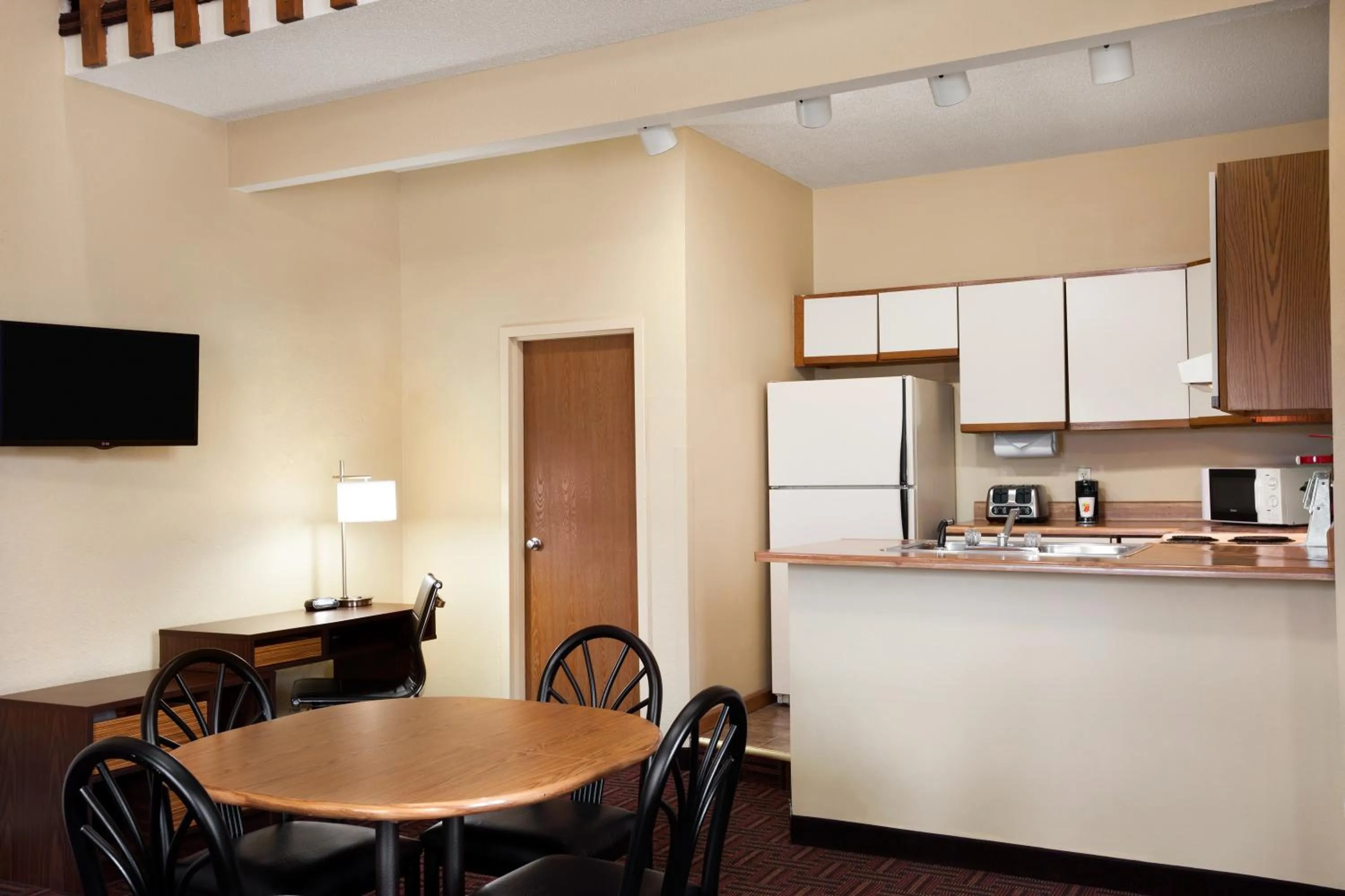 Kitchen or kitchenette in Super 8 by Wyndham Salem