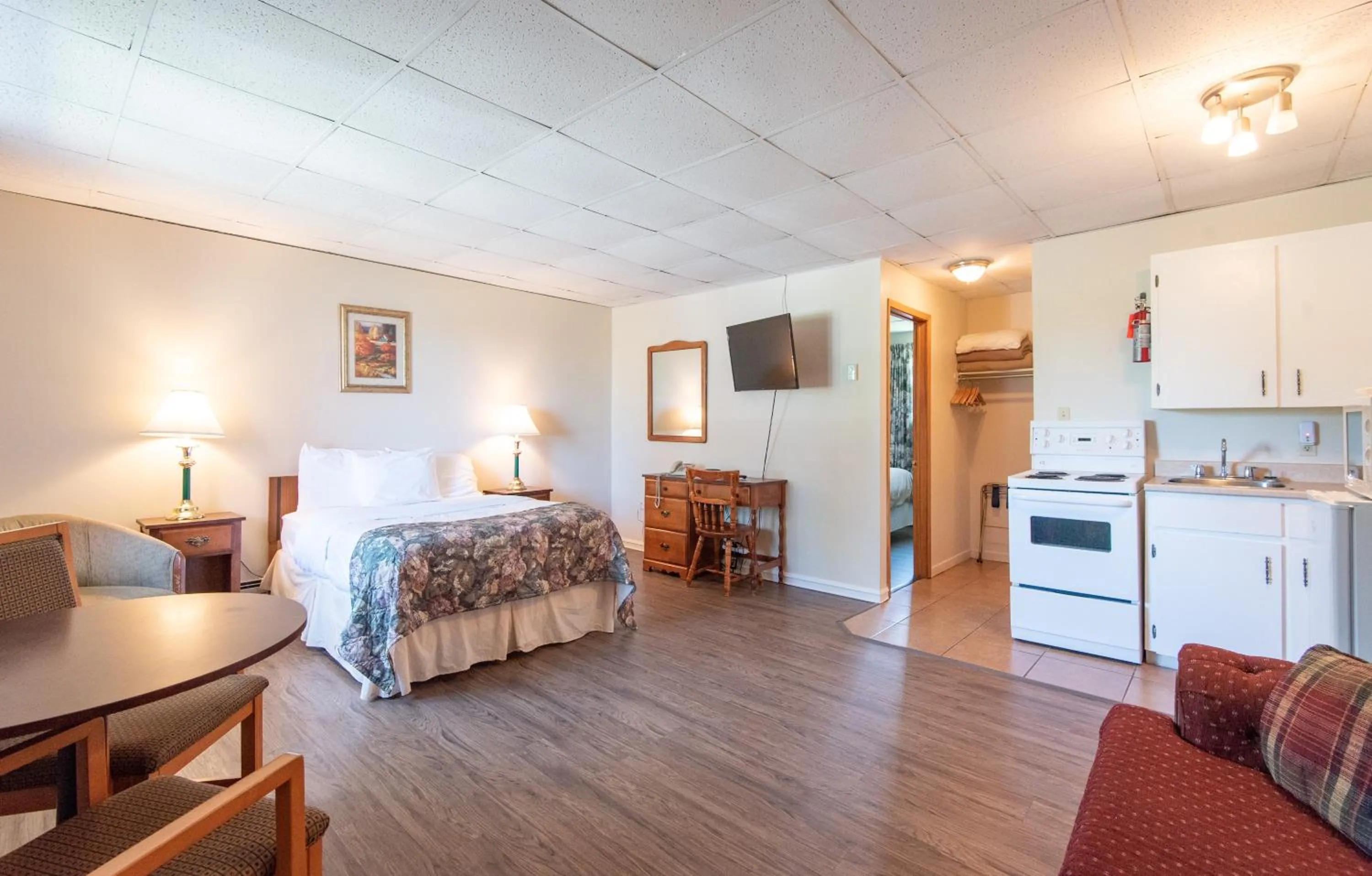 Bed in Canadas Best Value Inn & Suites Summerside