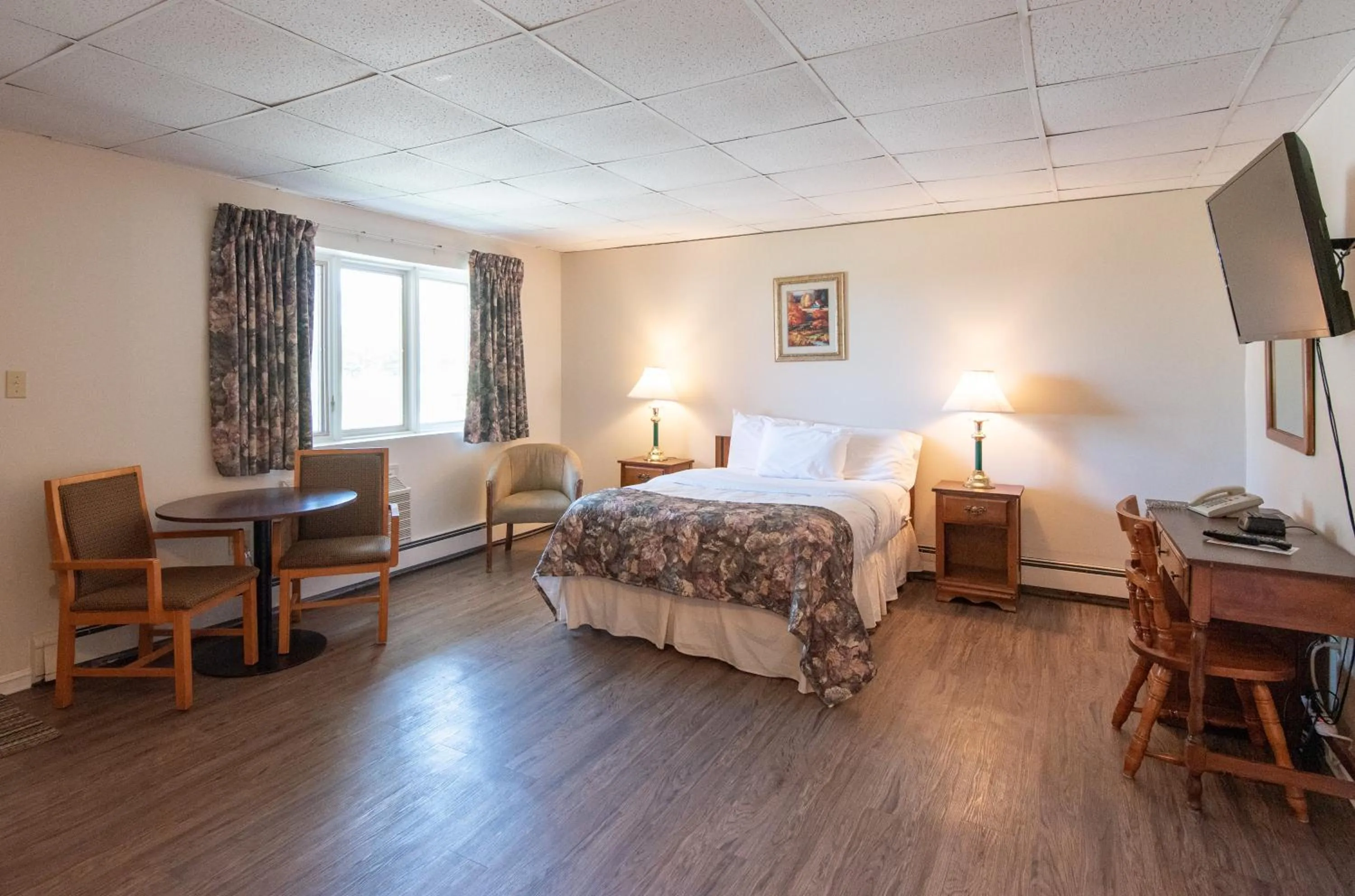 Photo of the whole room, Bed in Canadas Best Value Inn & Suites Summerside