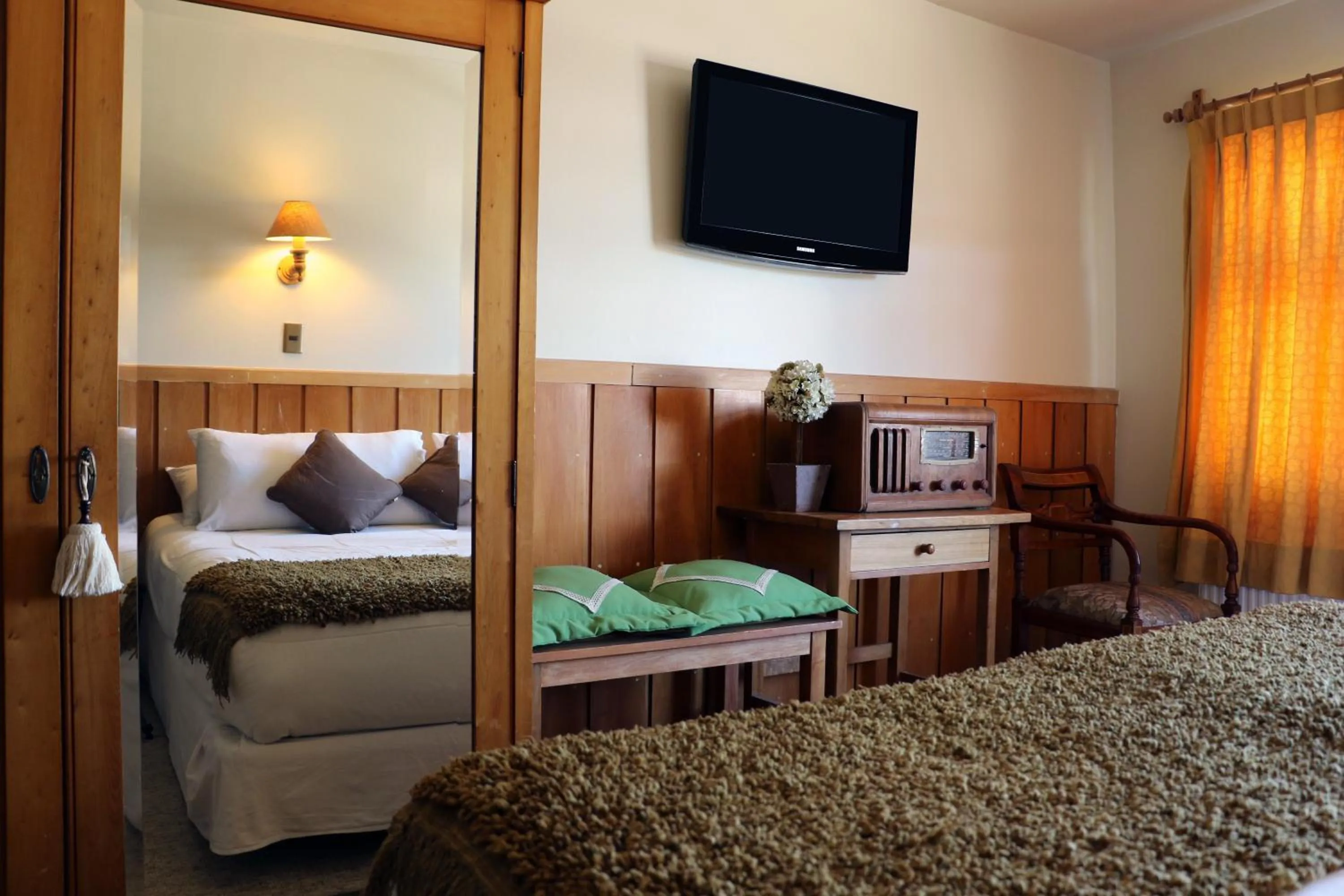 Bedroom, Bed in Hotel Museo El Greco Puerto Varas