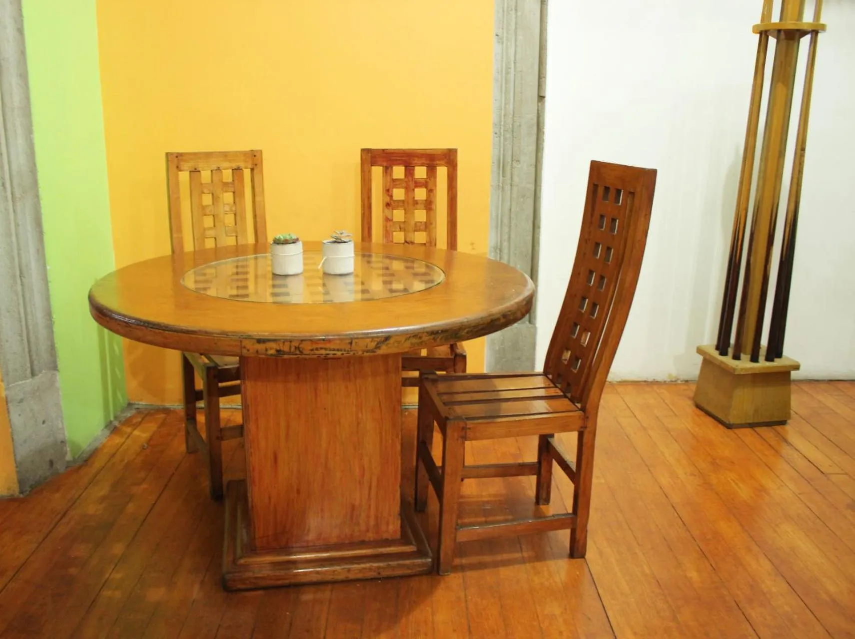 Dining area in Hostal Amigo