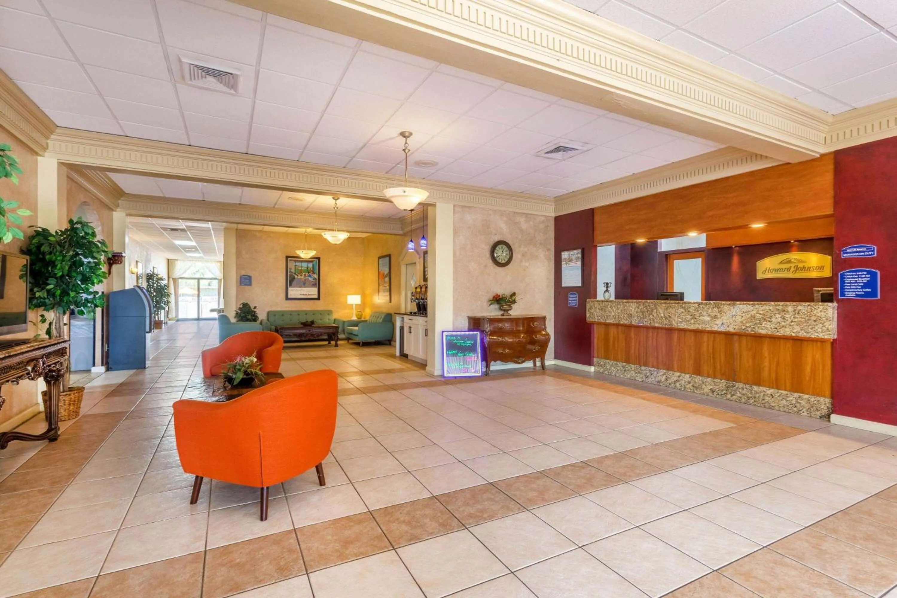 Lobby or reception in Howard Johnson by Wyndham Lakeland