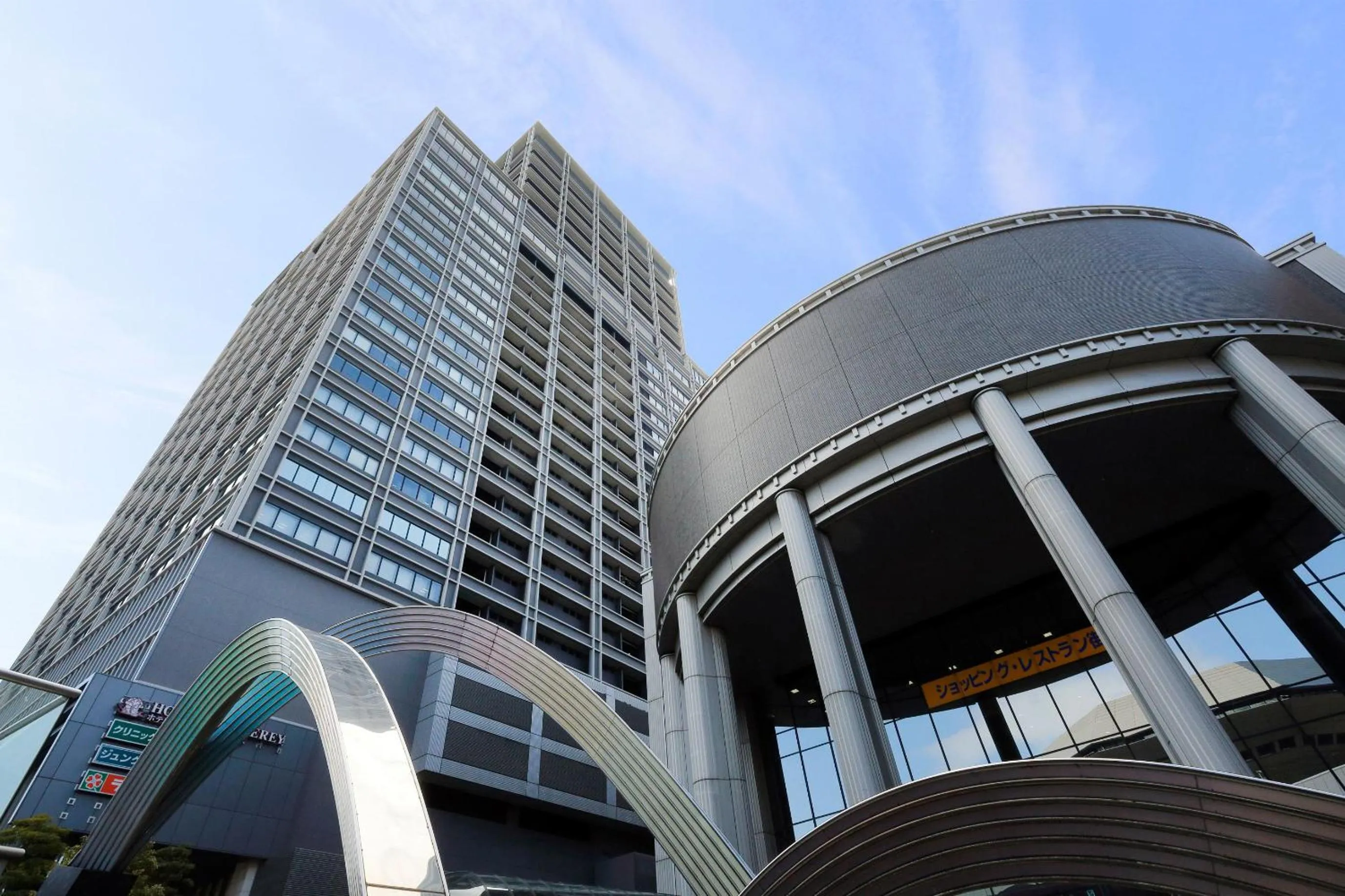 Property building in Hotel Monterey Grasmere Osaka