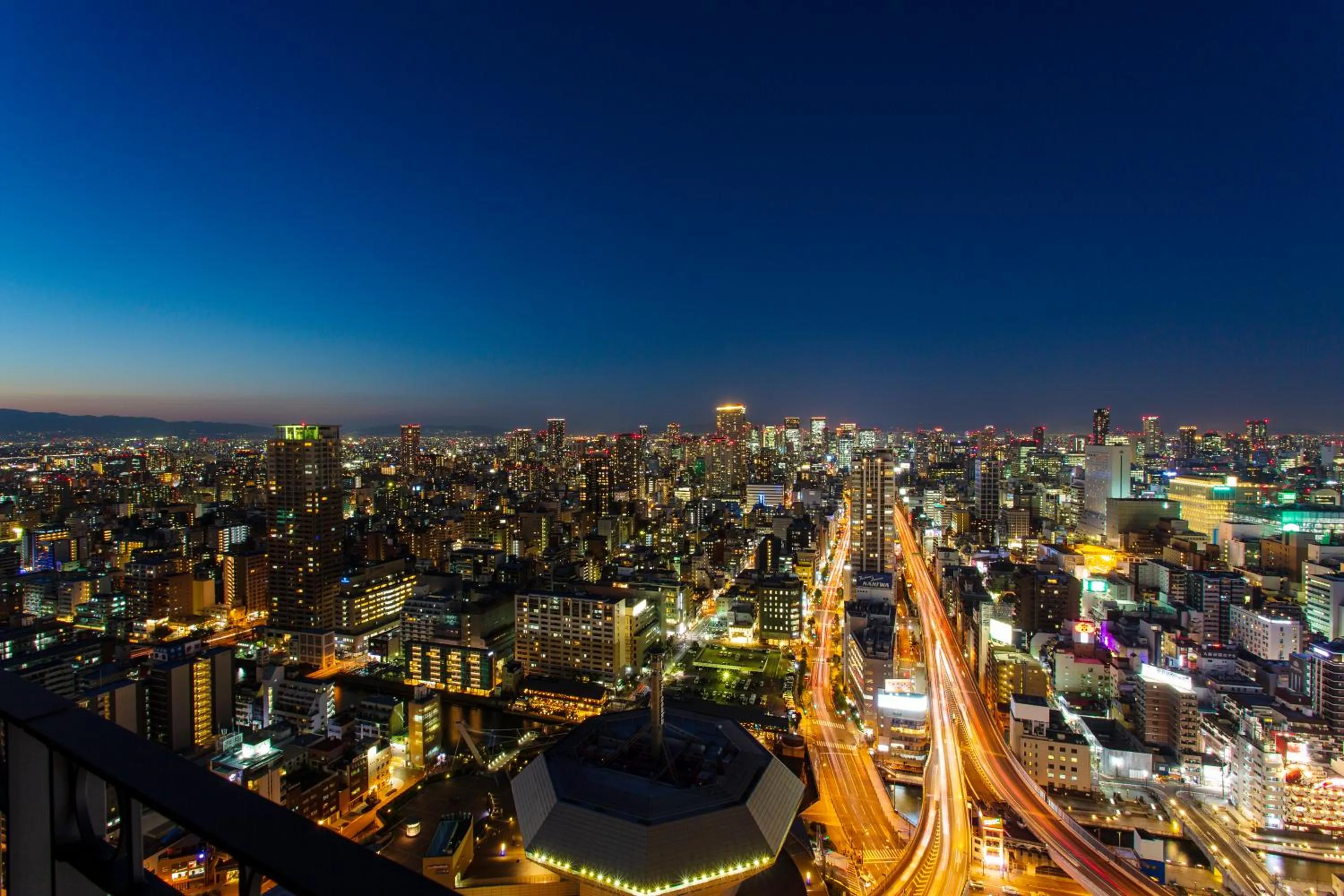 City view in Hotel Monterey Grasmere Osaka
