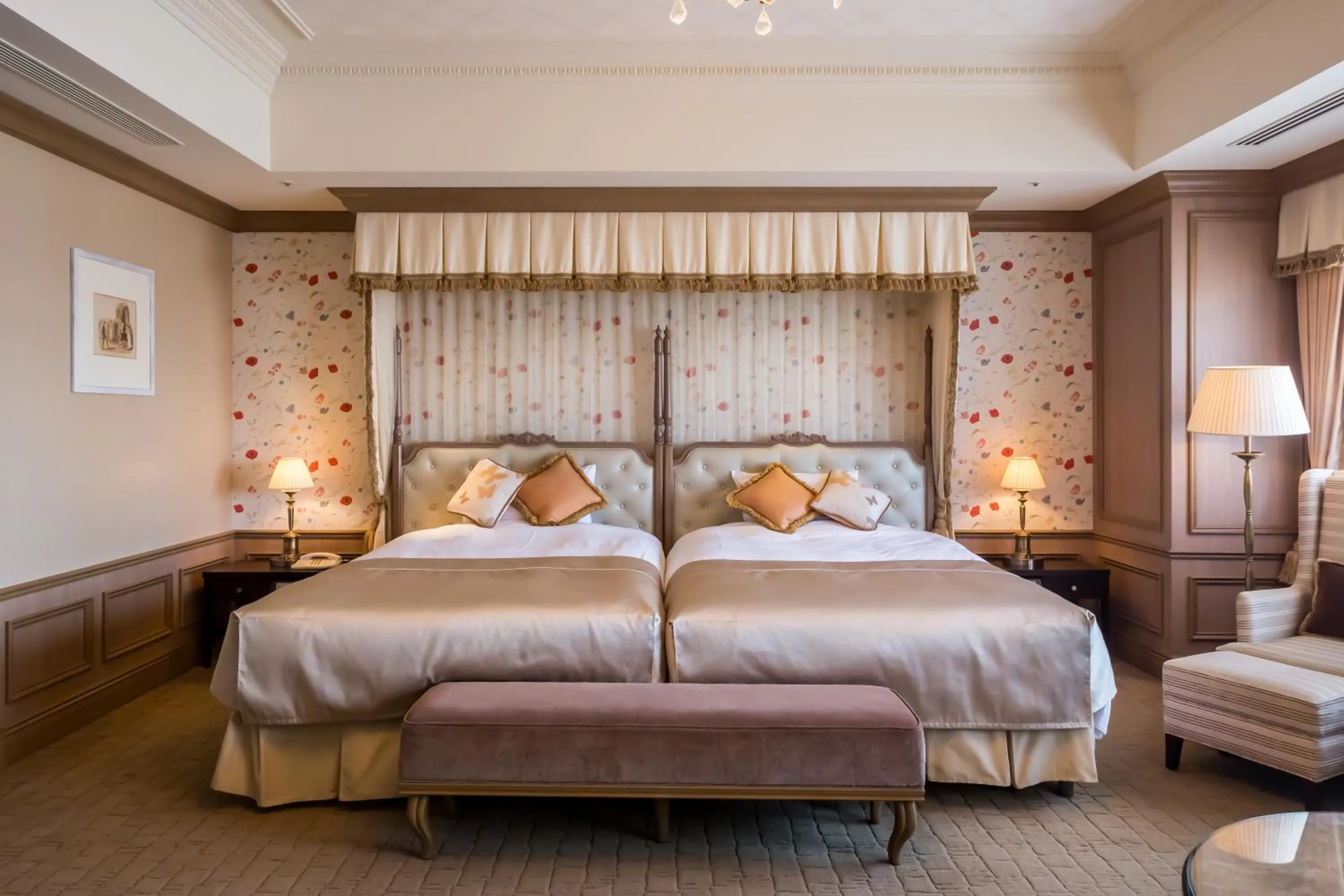 Photo of the whole room, Bed in Hotel Monterey Grasmere Osaka