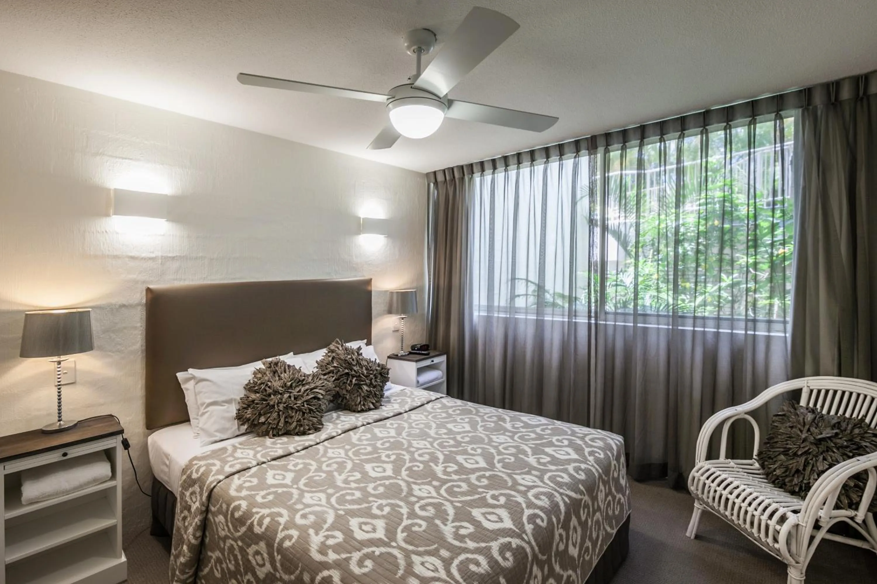 Bed in Noosa Harbour Resort