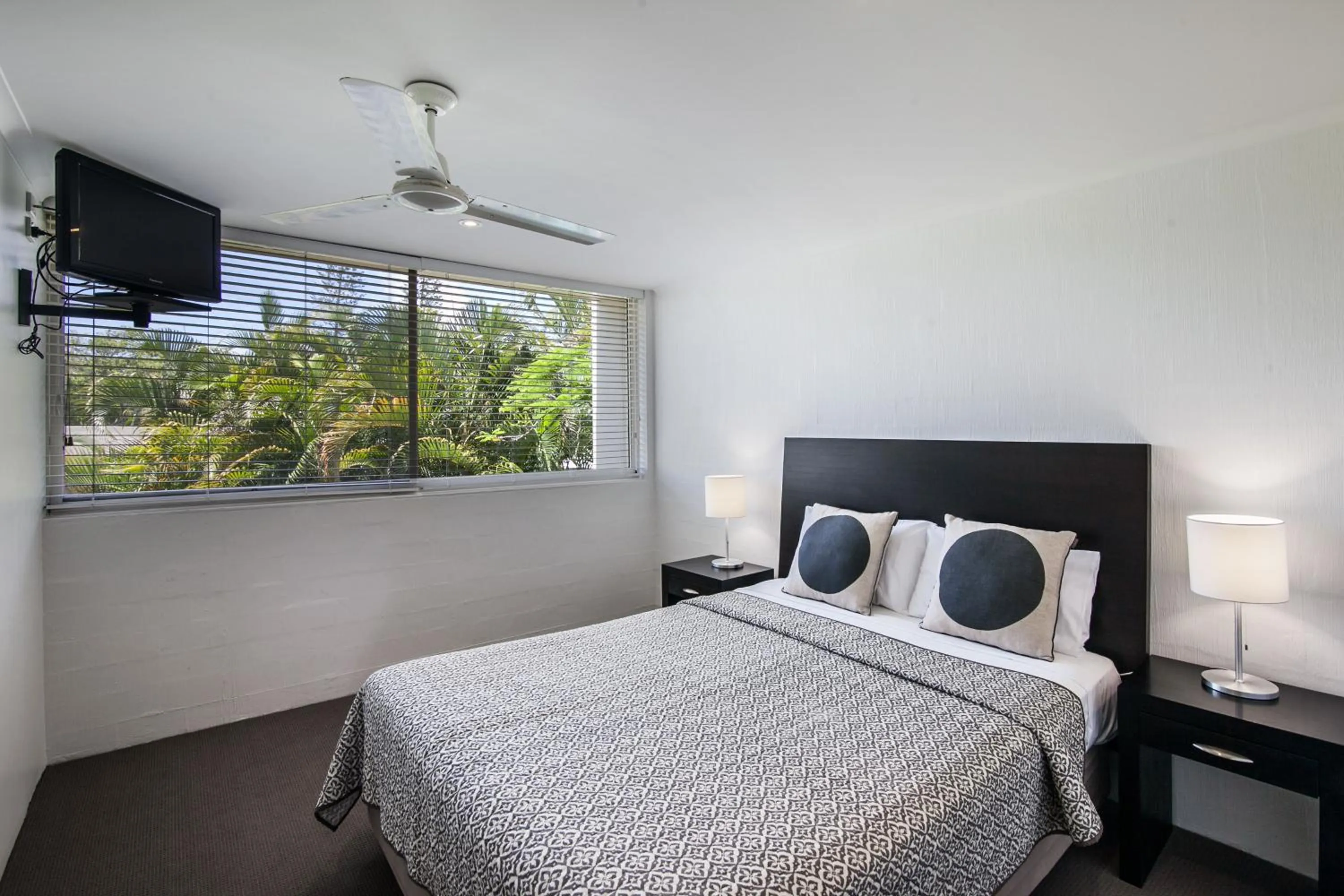 Bed in Noosa Harbour Resort