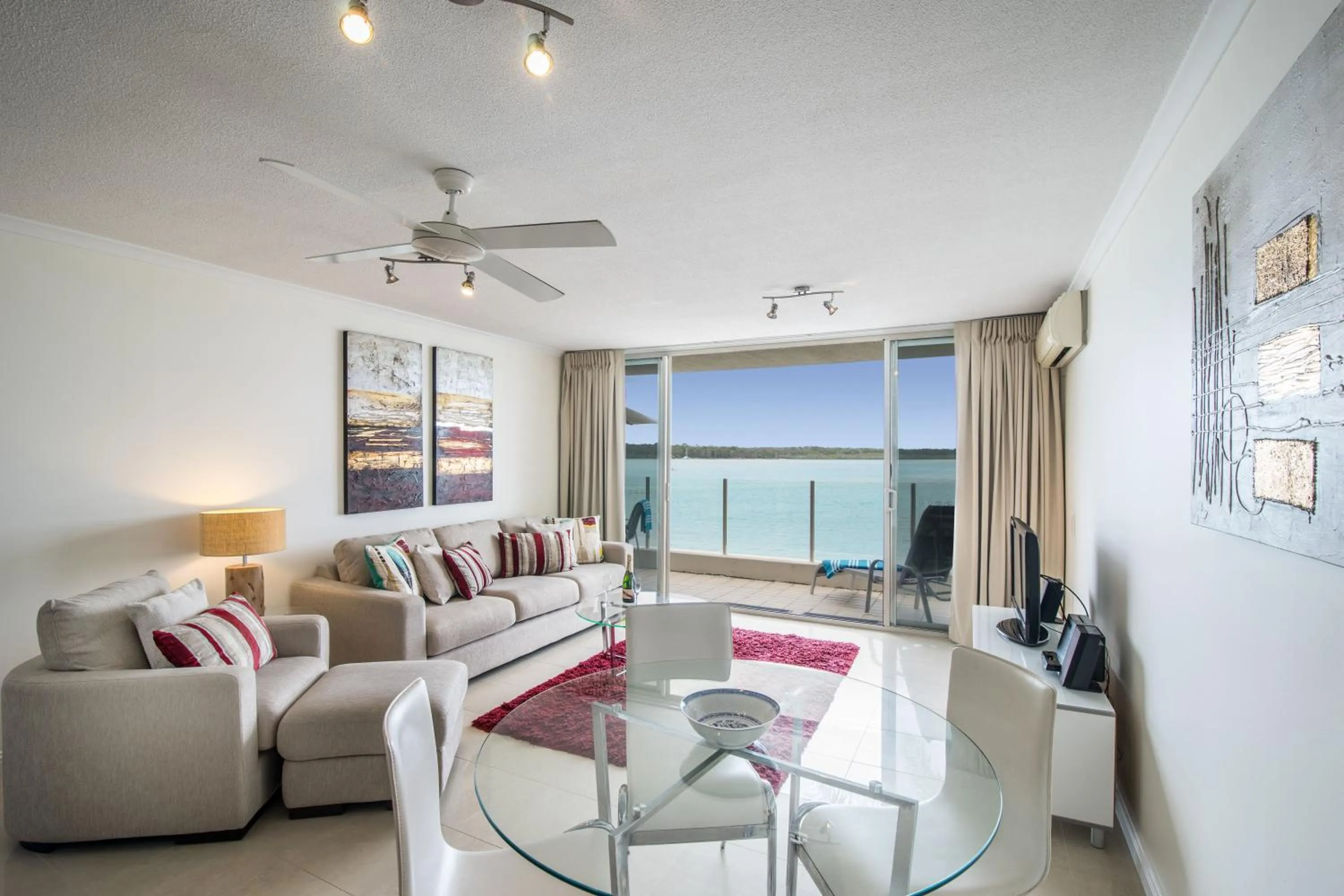 Day in Noosa Harbour Resort