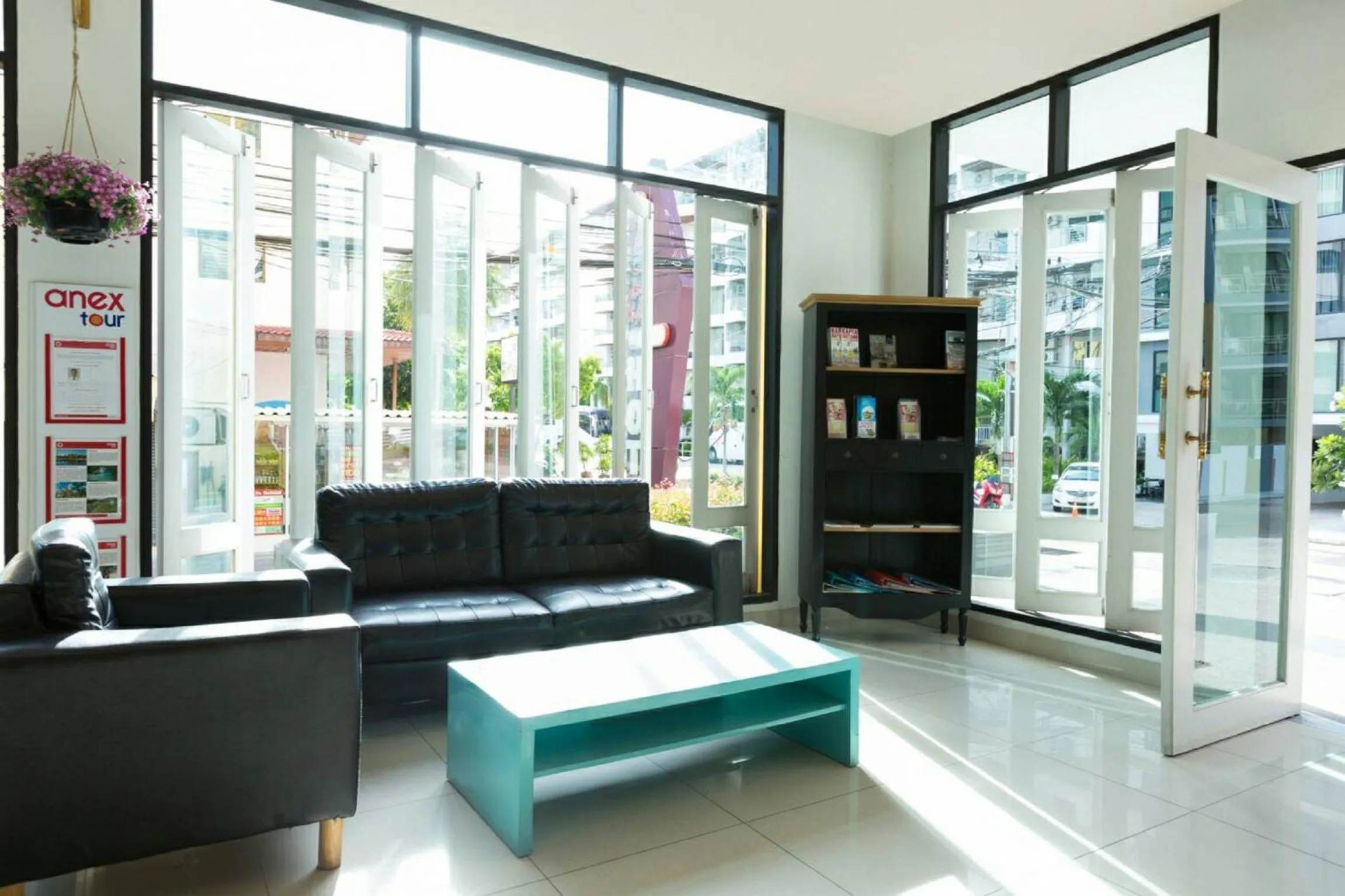 Living room in Neo Hotel