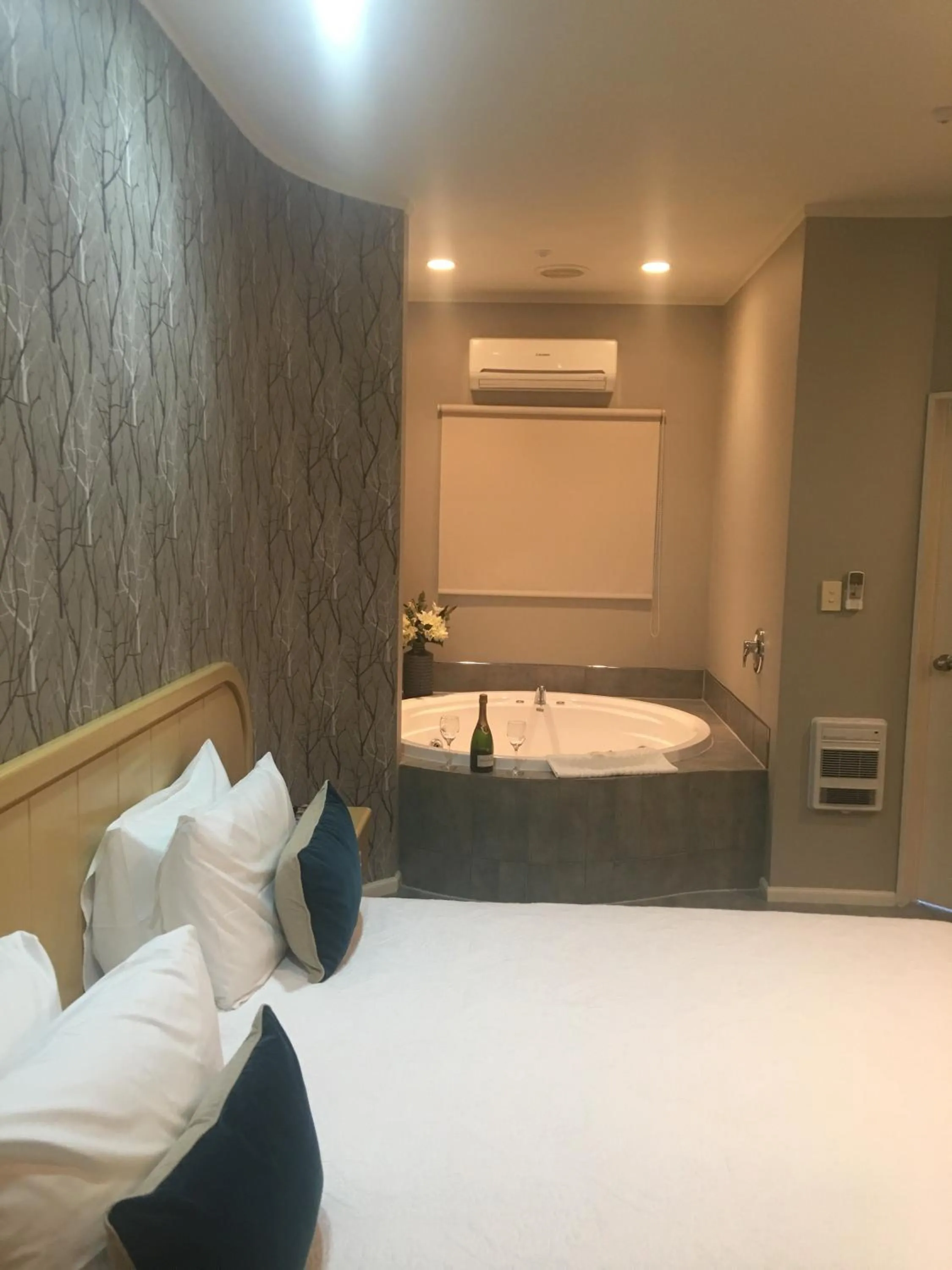 Bed in Village Motel