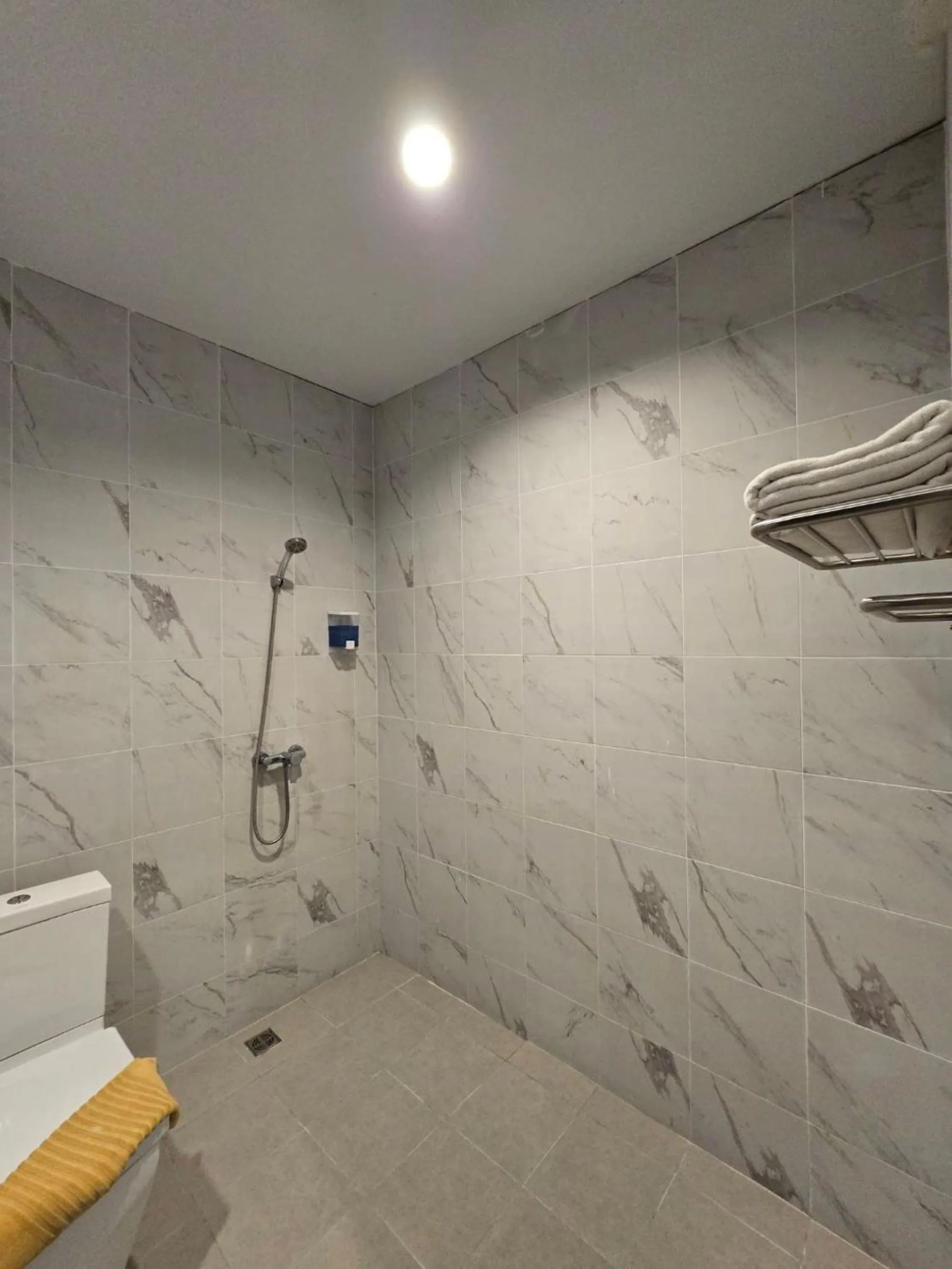 Shower in Jomtien Plaza Residence
