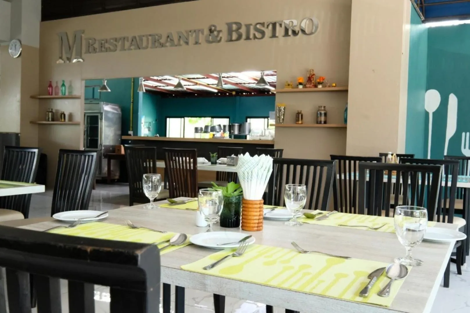 Restaurant/places to eat in Jomtien Plaza Residence