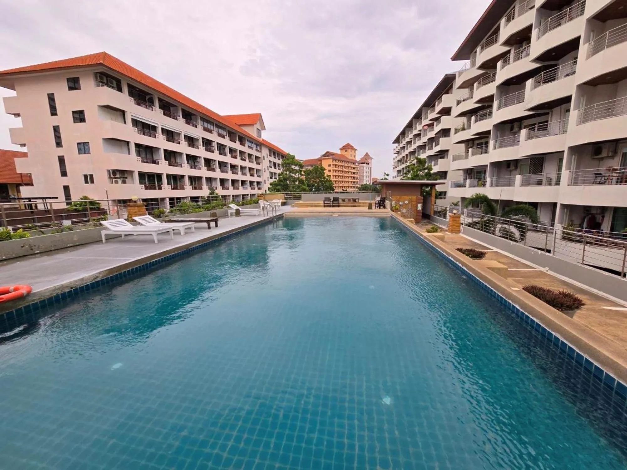 Swimming pool in Jomtien Plaza Residence