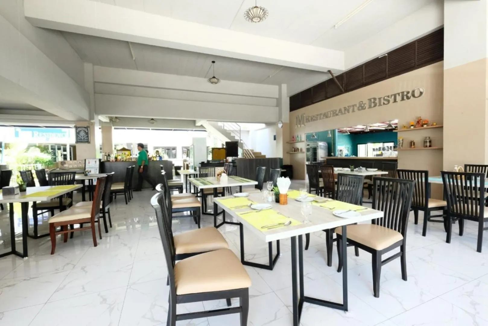 Restaurant/places to eat in Jomtien Plaza Residence