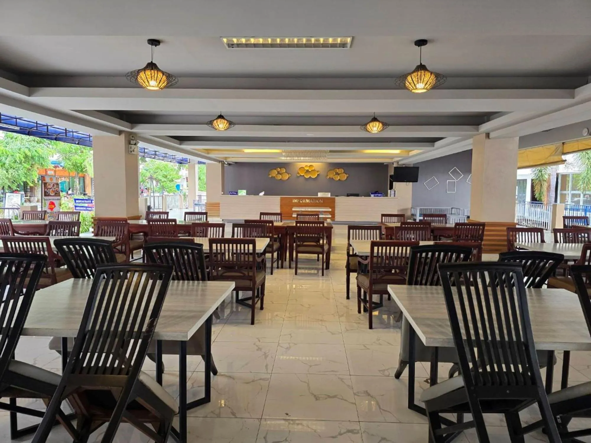 Restaurant/places to eat in Jomtien Plaza Residence