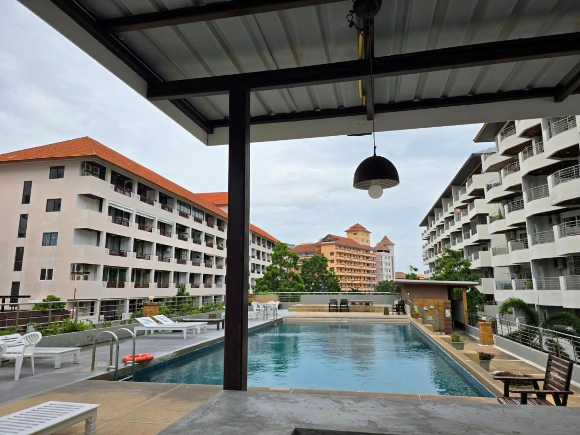 Swimming pool in Jomtien Plaza Residence