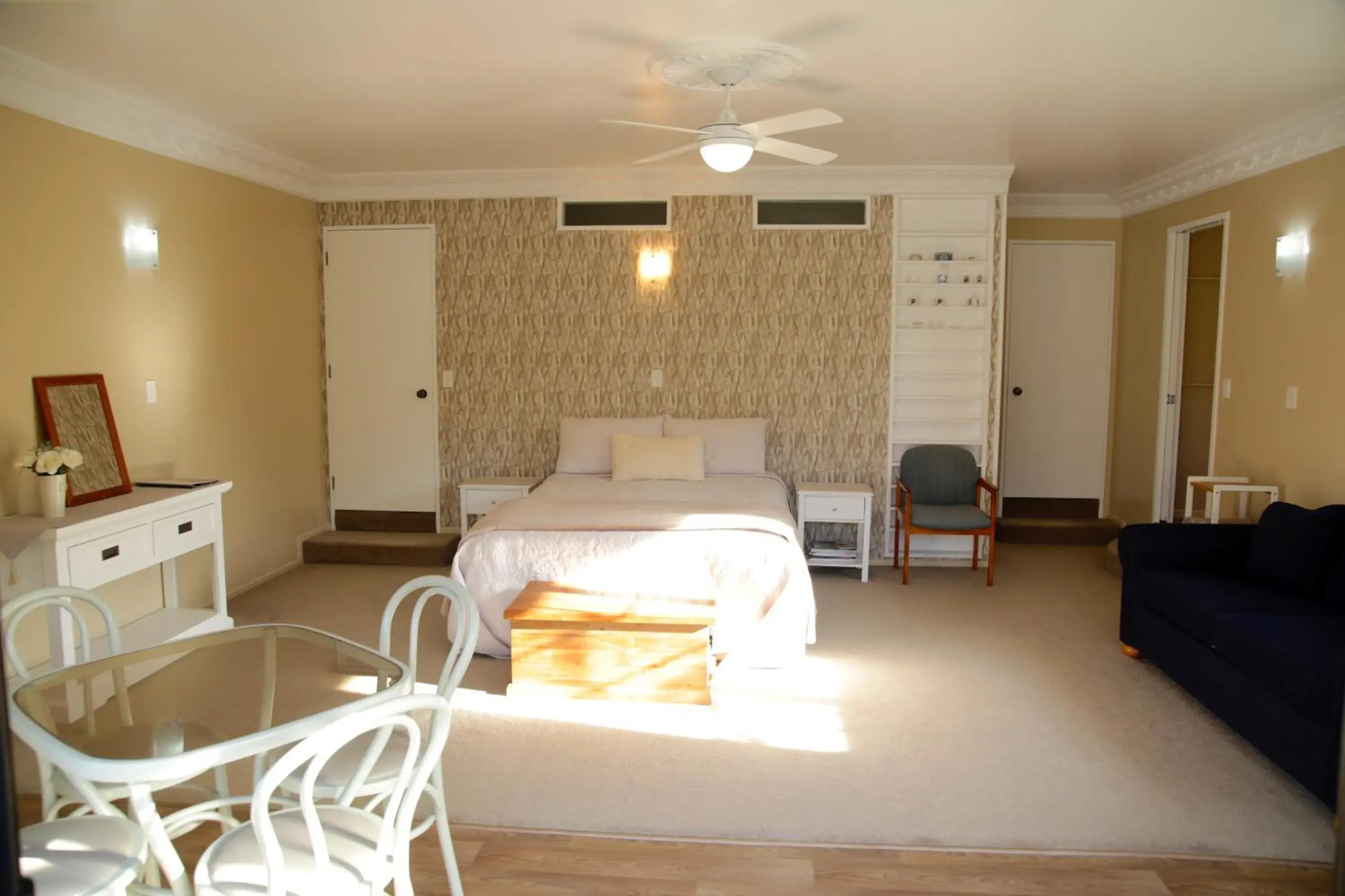 Superior Queen Room in Somersal Bed & Breakfast Superior Queen Room in Somersal Bed & Breakfast