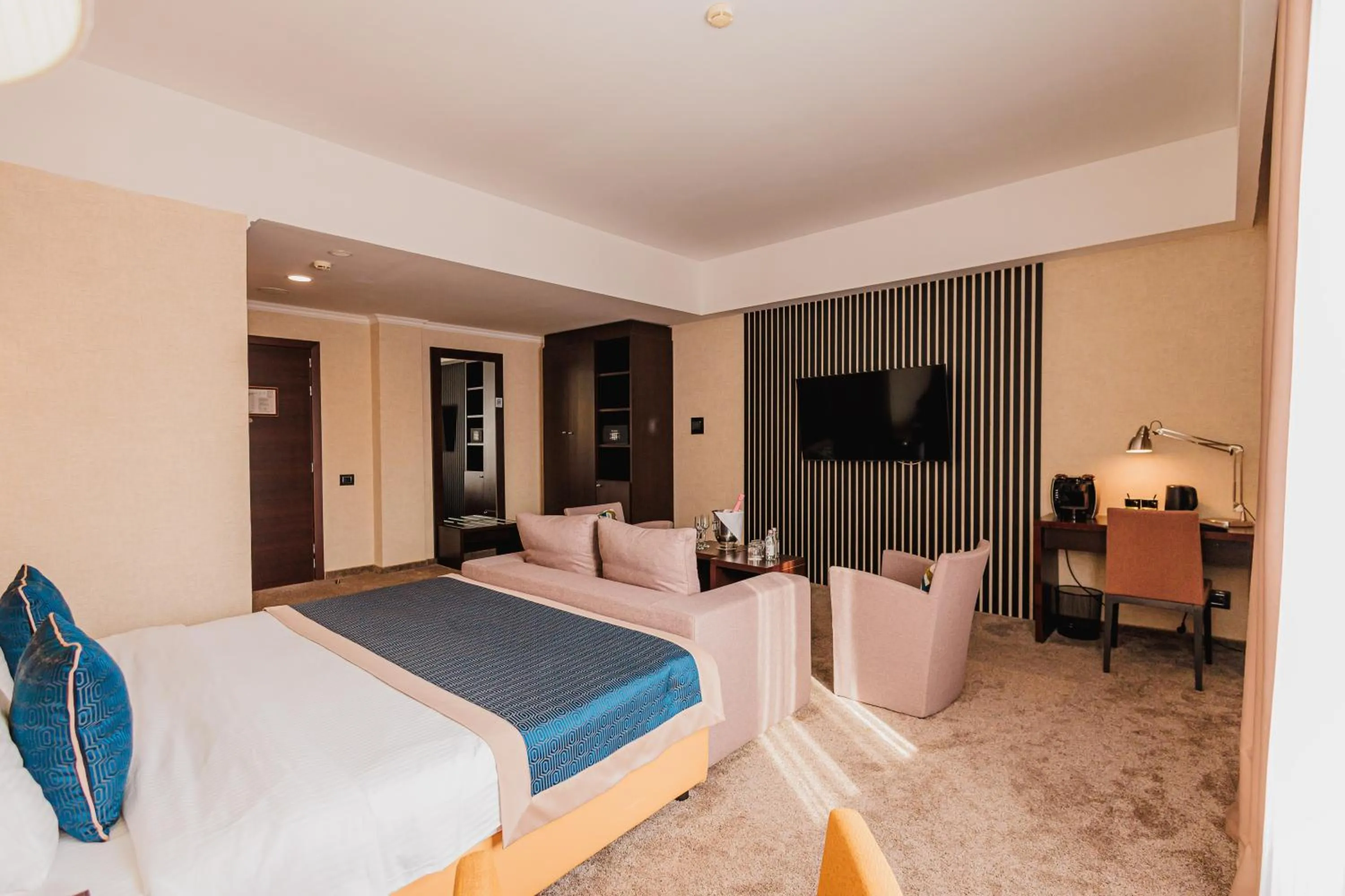 Bed in Comfort Hotel Astana