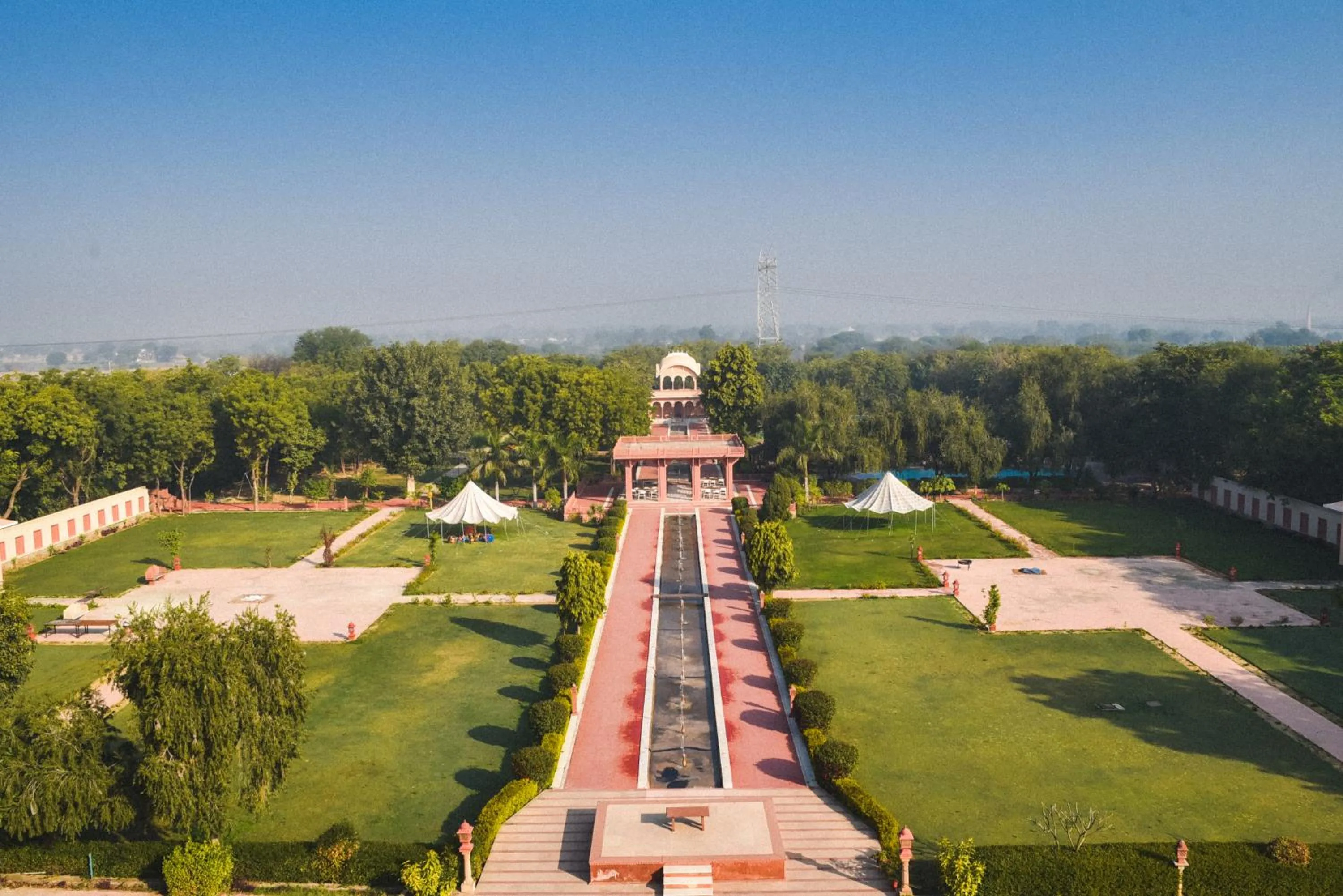 Umaid Palace - A Lakeside Resort - 25 minutes from Mehandipur Balaji - 20 minutes from Chand Baori Stepwell Abhaneri & 40 minutes from Bhangarh Fort