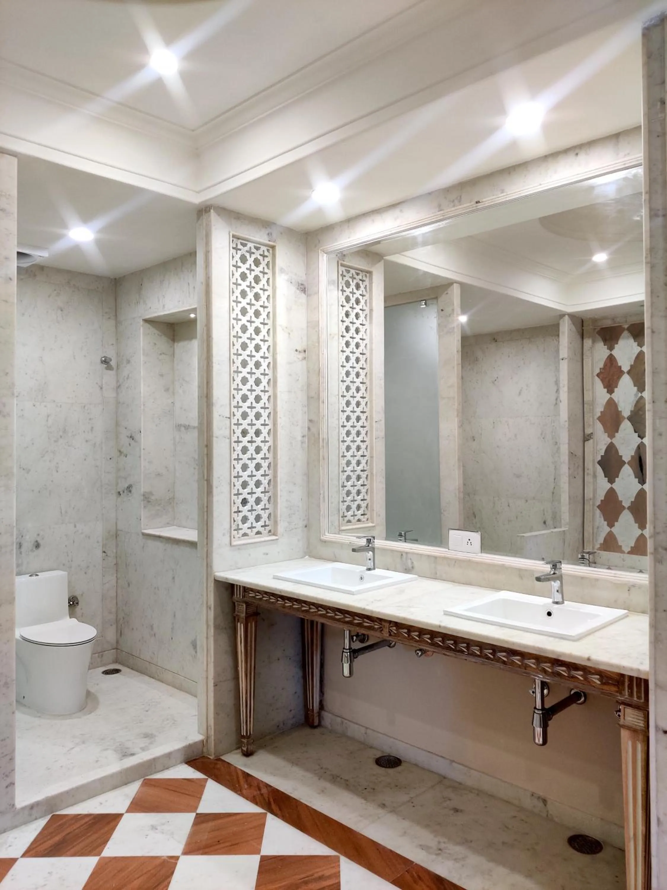 Umaid Palace - A Lakeside Resort - 25 minutes from Mehandipur Balaji - 20 minutes from Chand Baori Stepwell Abhaneri & 40 minutes from Bhangarh Fort