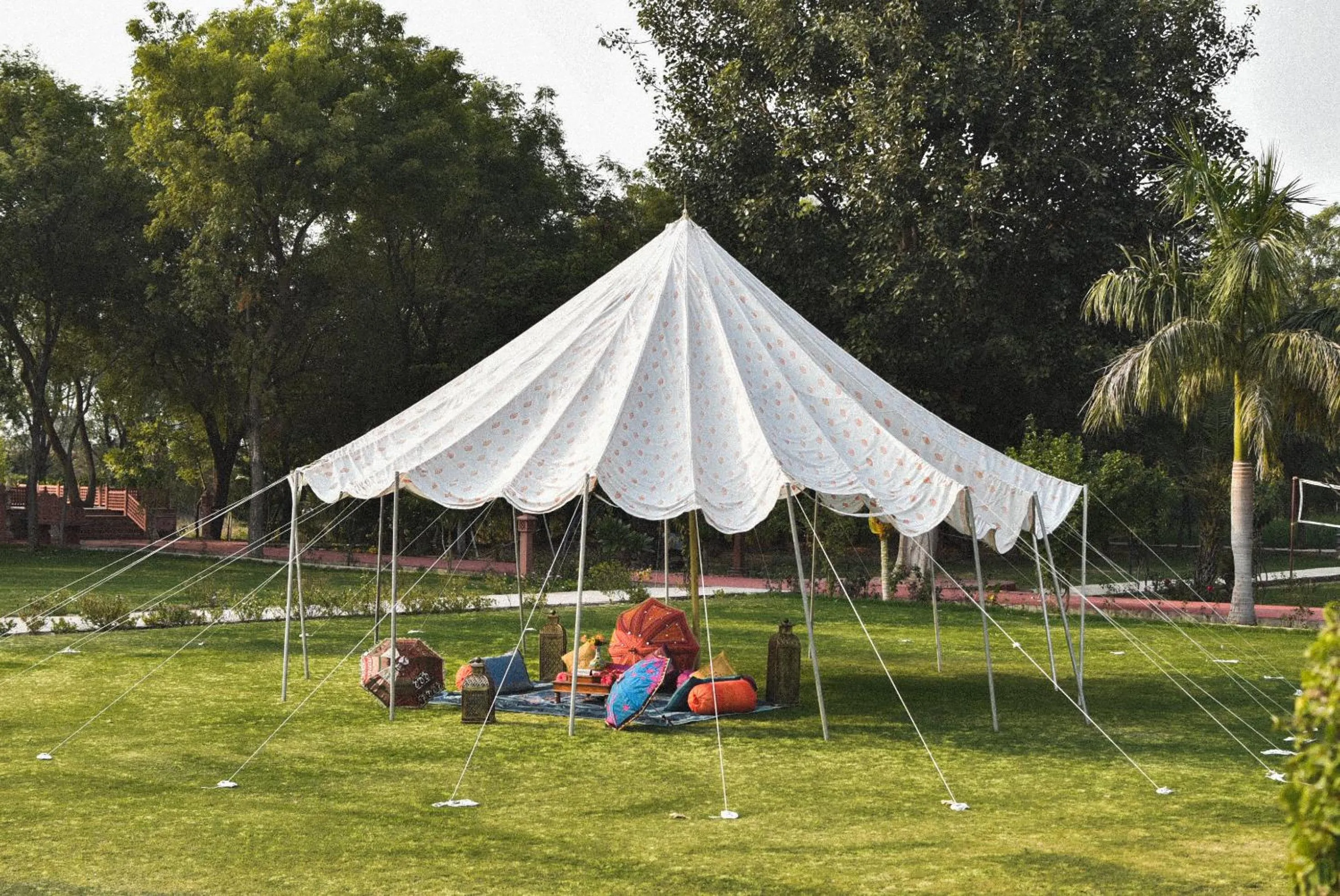 Umaid Palace - A Lakeside Resort - 25 minutes from Mehandipur Balaji - 20 minutes from Chand Baori Stepwell Abhaneri & 40 minutes from Bhangarh Fort