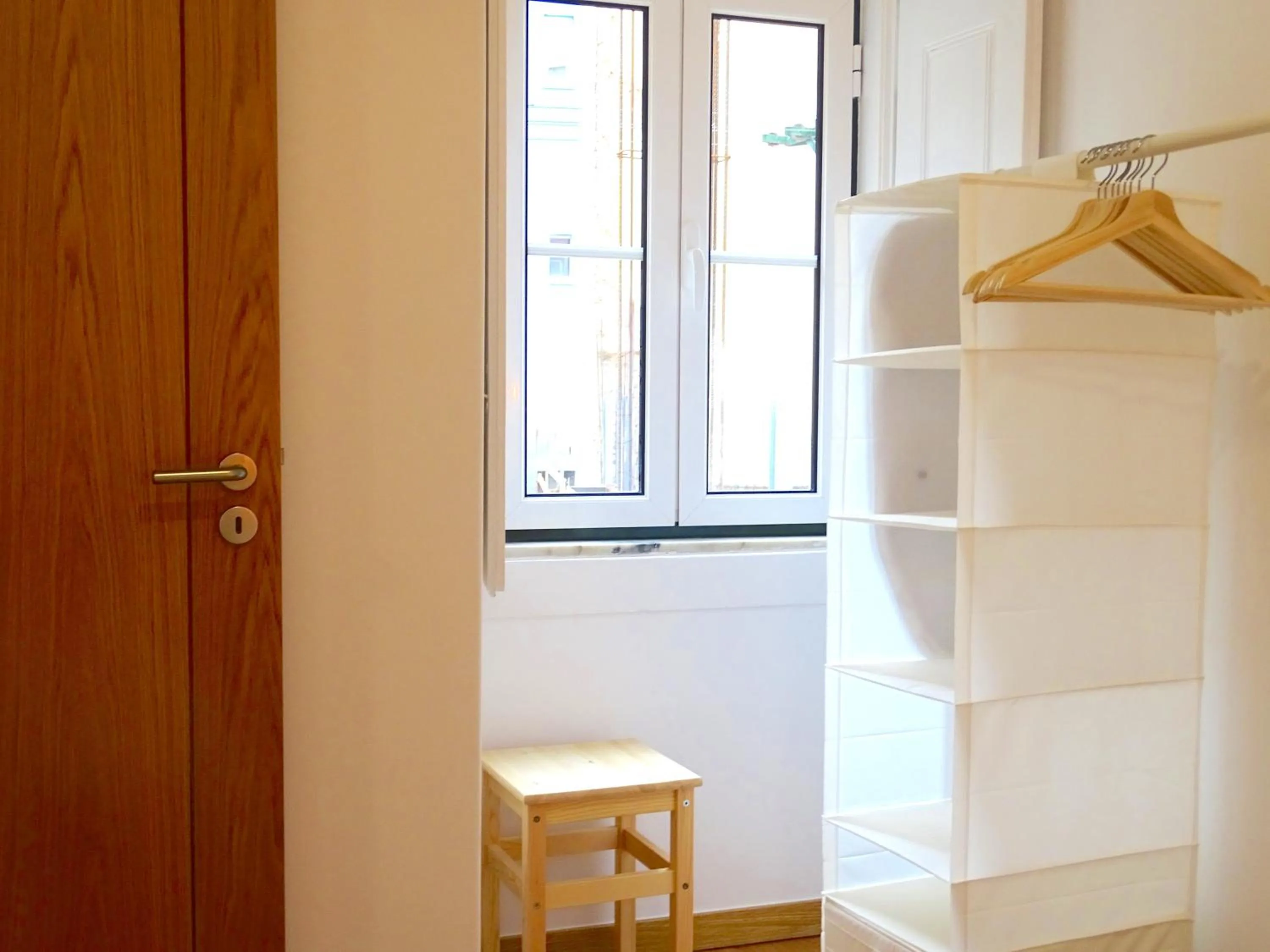 wardrobe in Apartments Center Lisboa