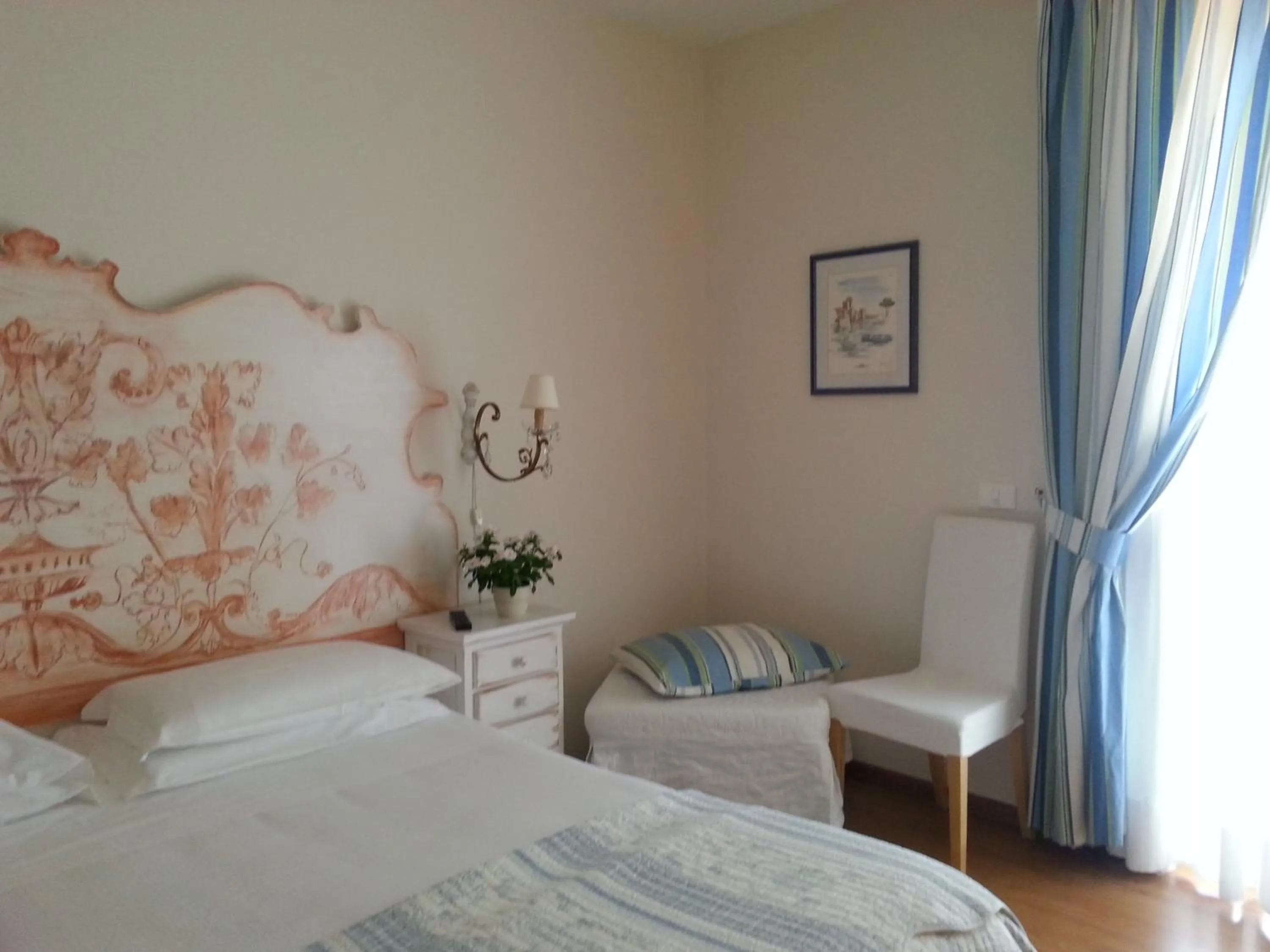 Day, Bed in B&B Corte Frisonai