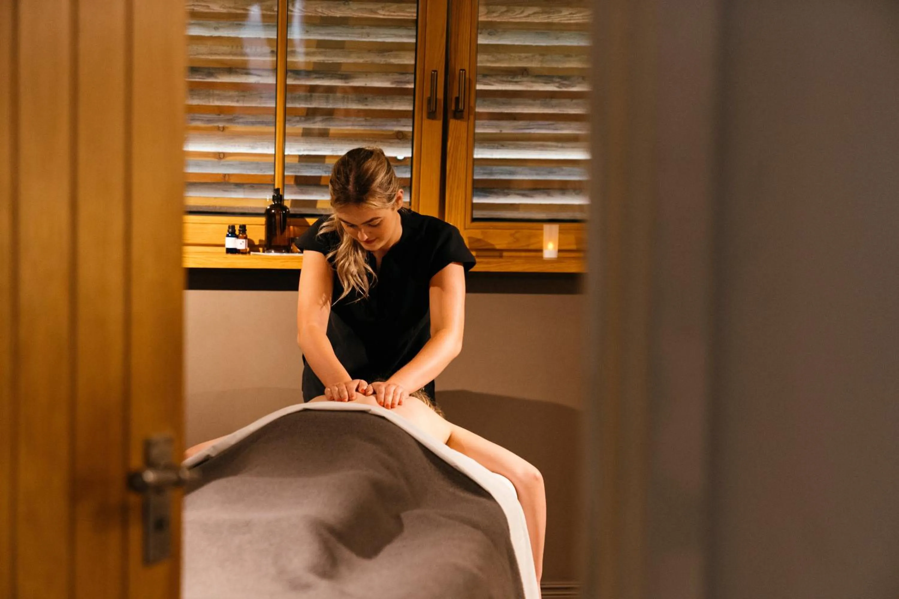 Massage in Retreat East