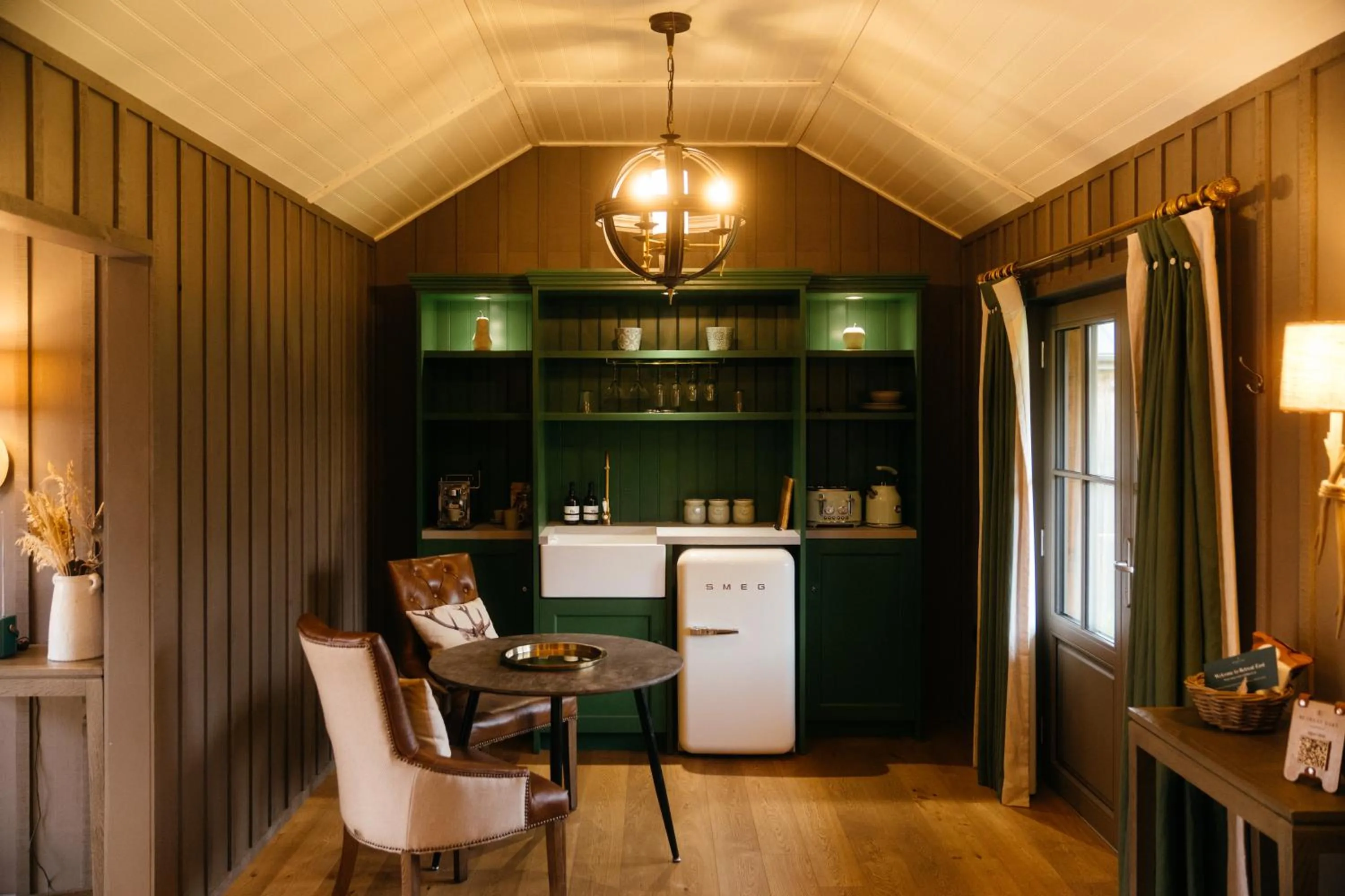 Dining area in Retreat East