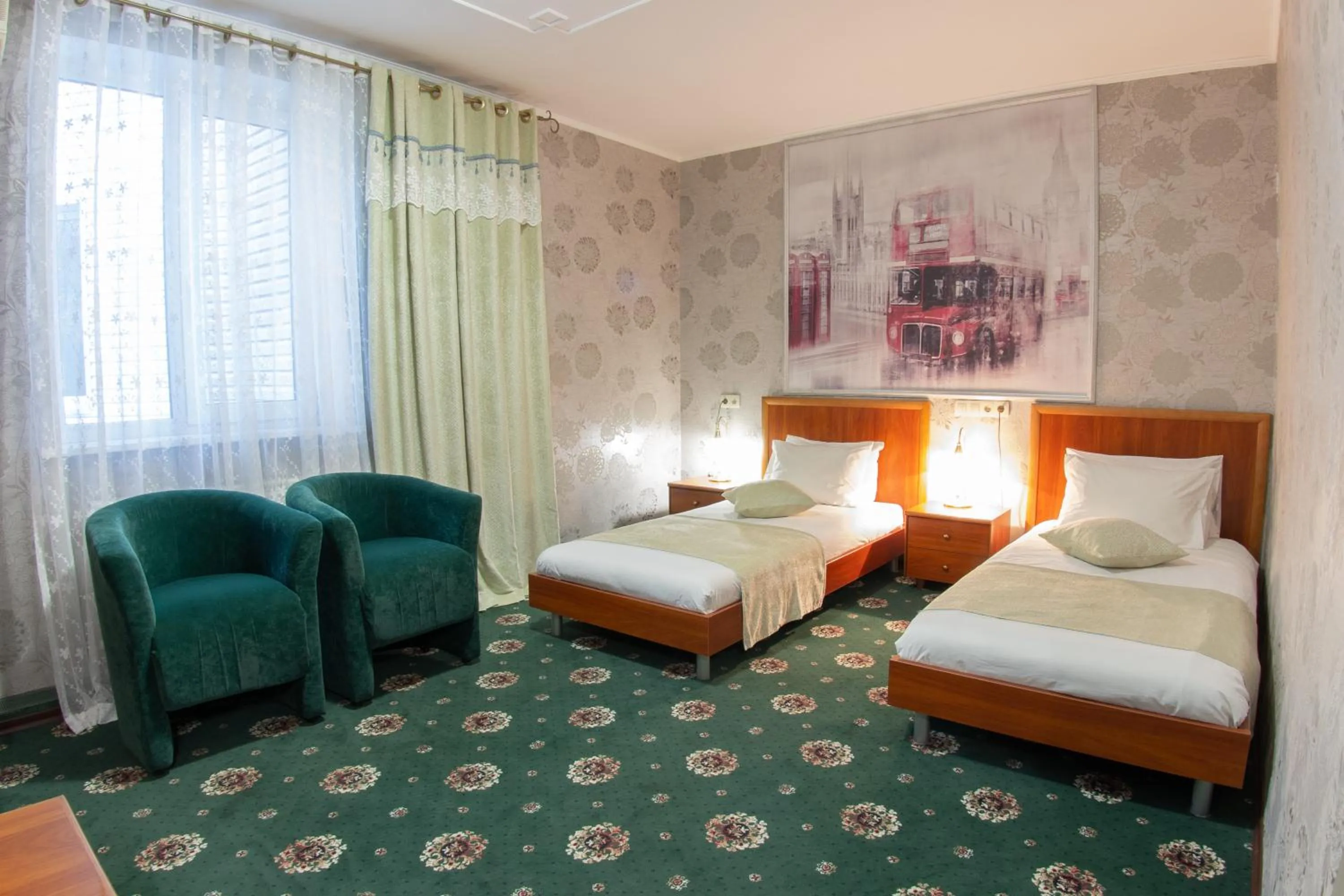 Photo of the whole room, Bed in Britaniya