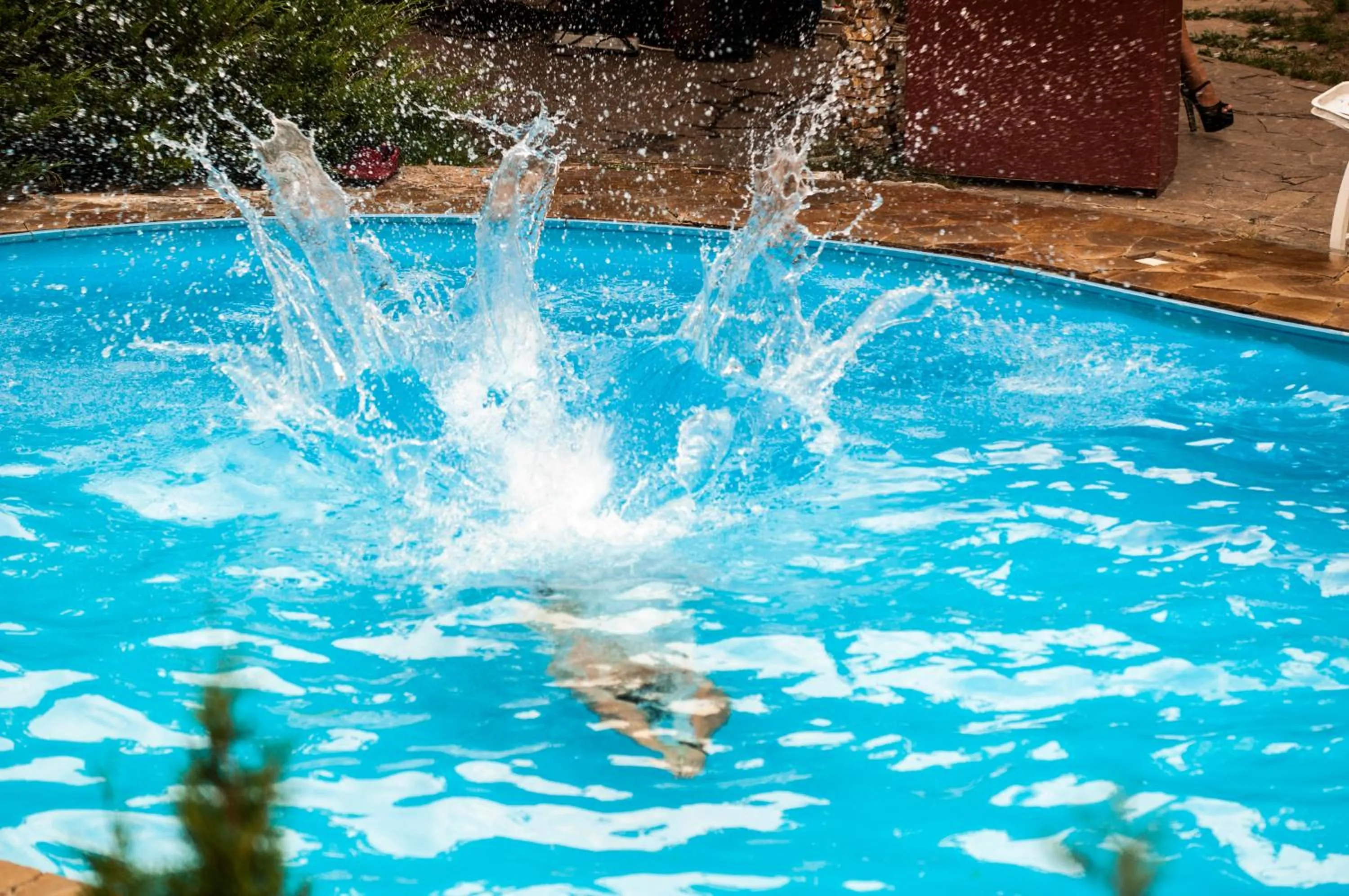 Swimming pool in Britaniya