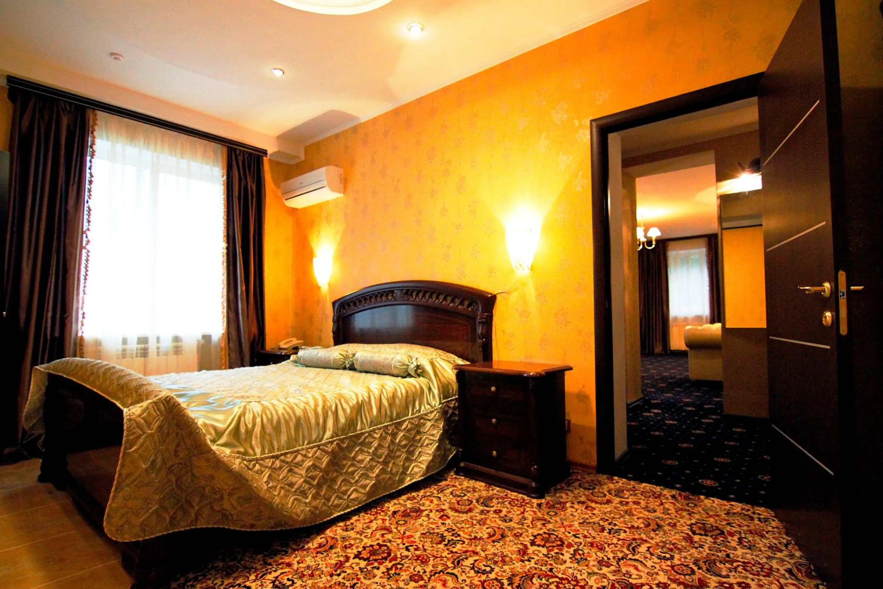 Photo of the whole room, Bed in Britaniya