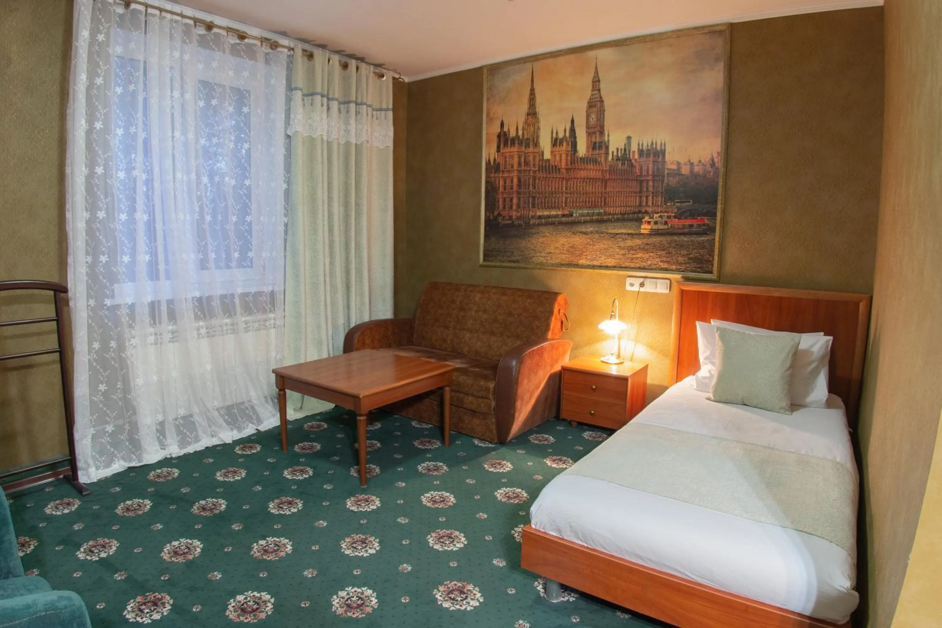 Photo of the whole room, Bed in Britaniya